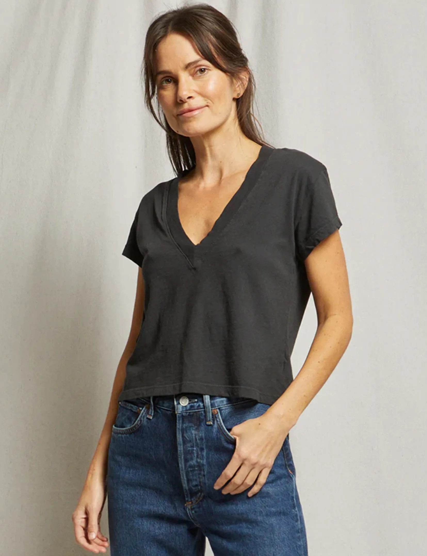 Alanis Recycled V-Neck, Vintage Black Stretchy Fit