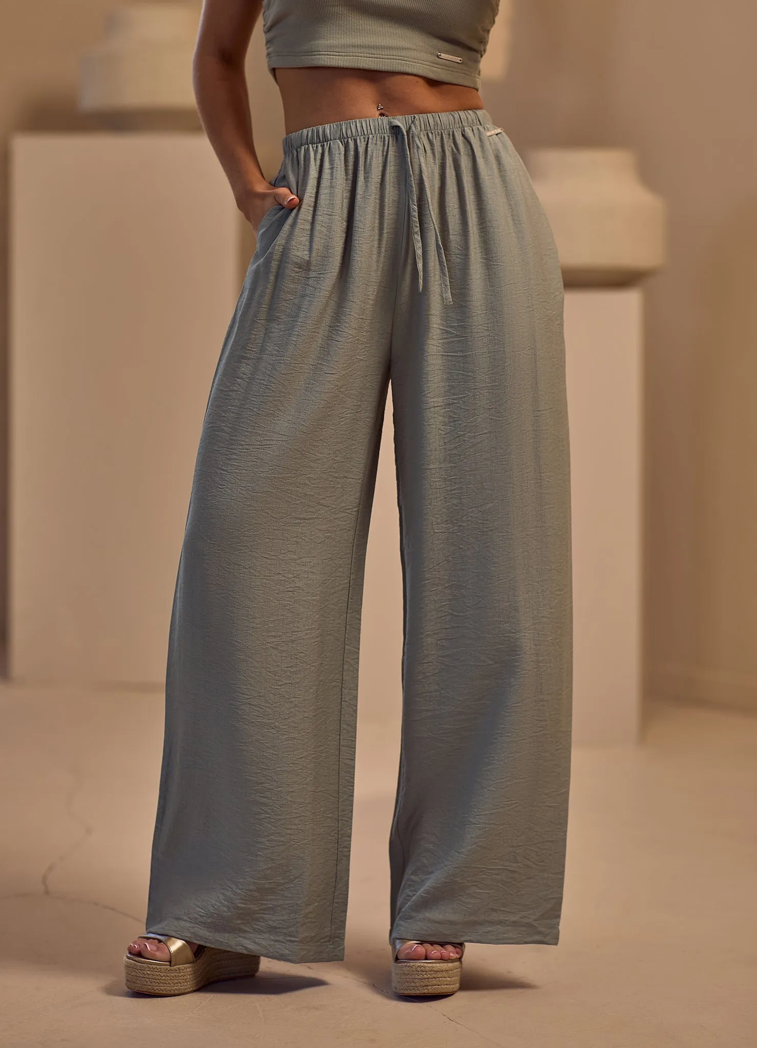 Gym King Signature Woven Trousers Petite - Sage Active Appeal Effortless Style