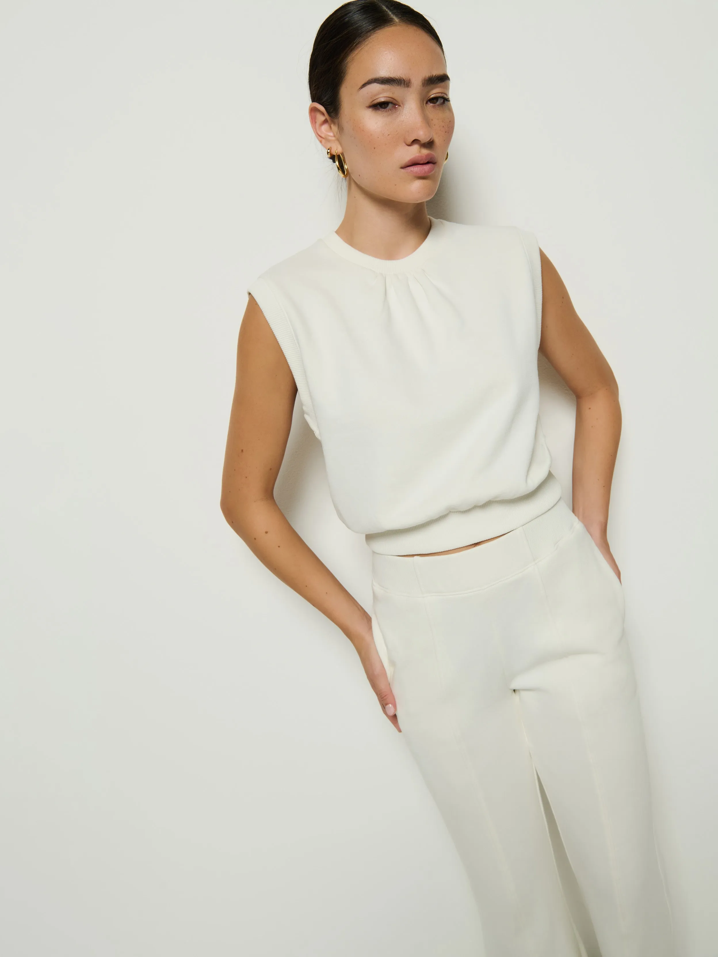 Billie Tank Sweatshirt Versatile Layering Piece Cozy Comfort Look