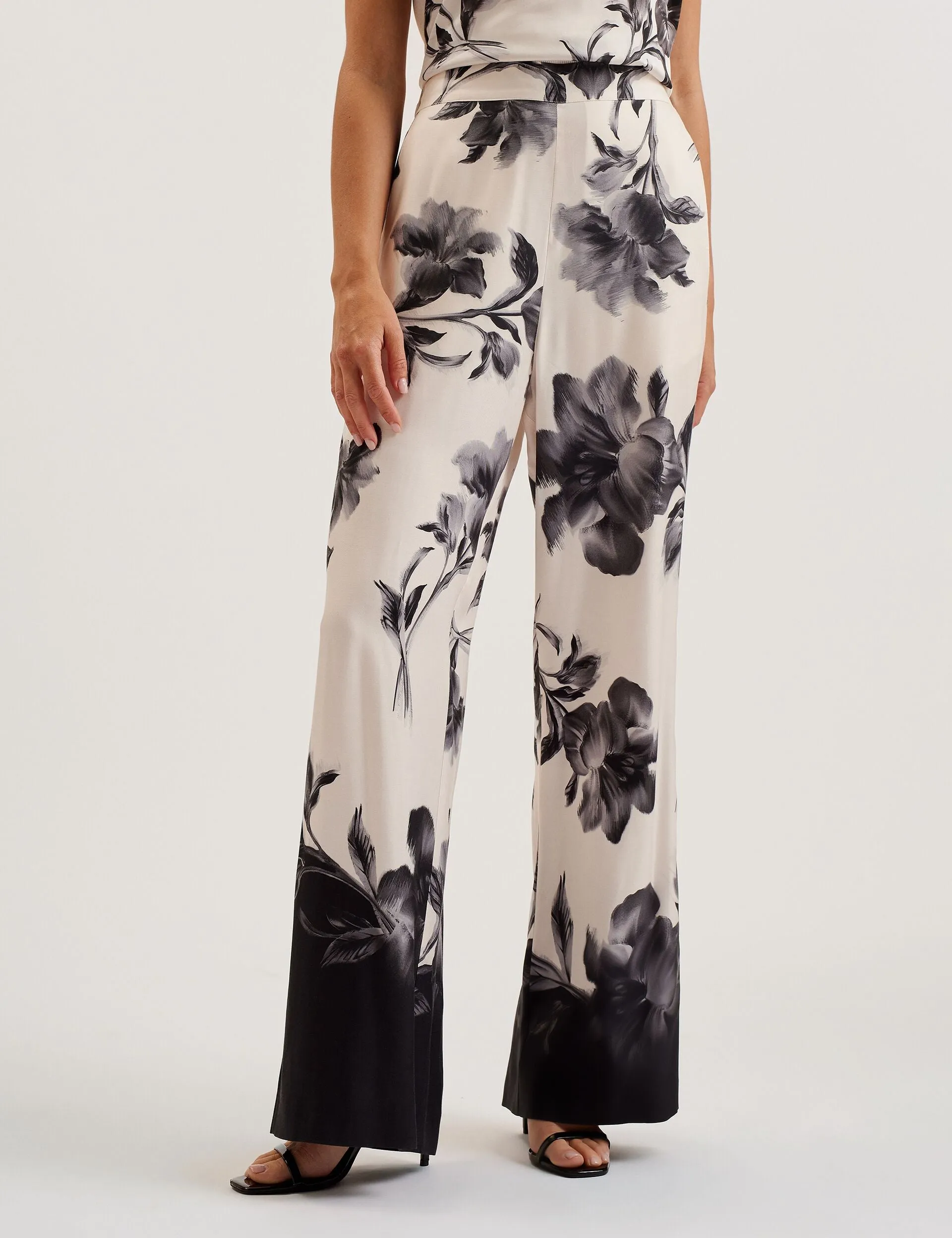 Casual Chic Versatile Scarf AWYNA | BLACK