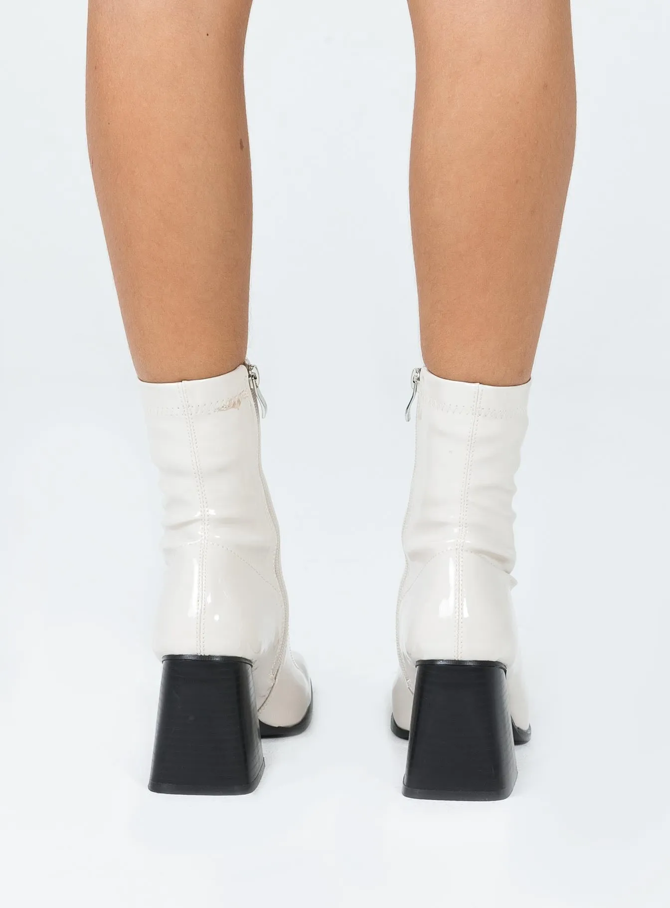 Quick lace Barrett Boots Patent Off White