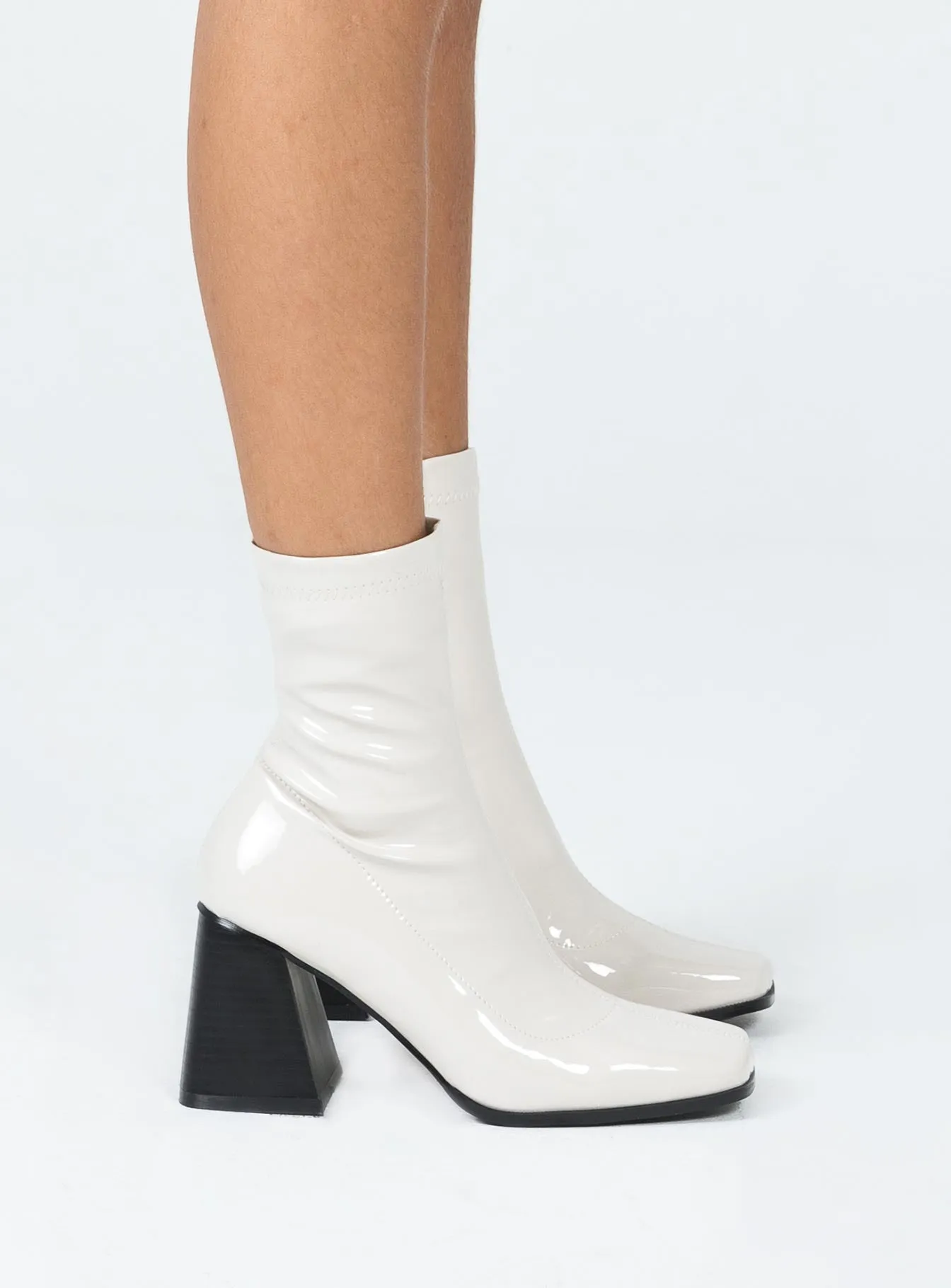 Barrett Boots Patent Off White Wear resistant