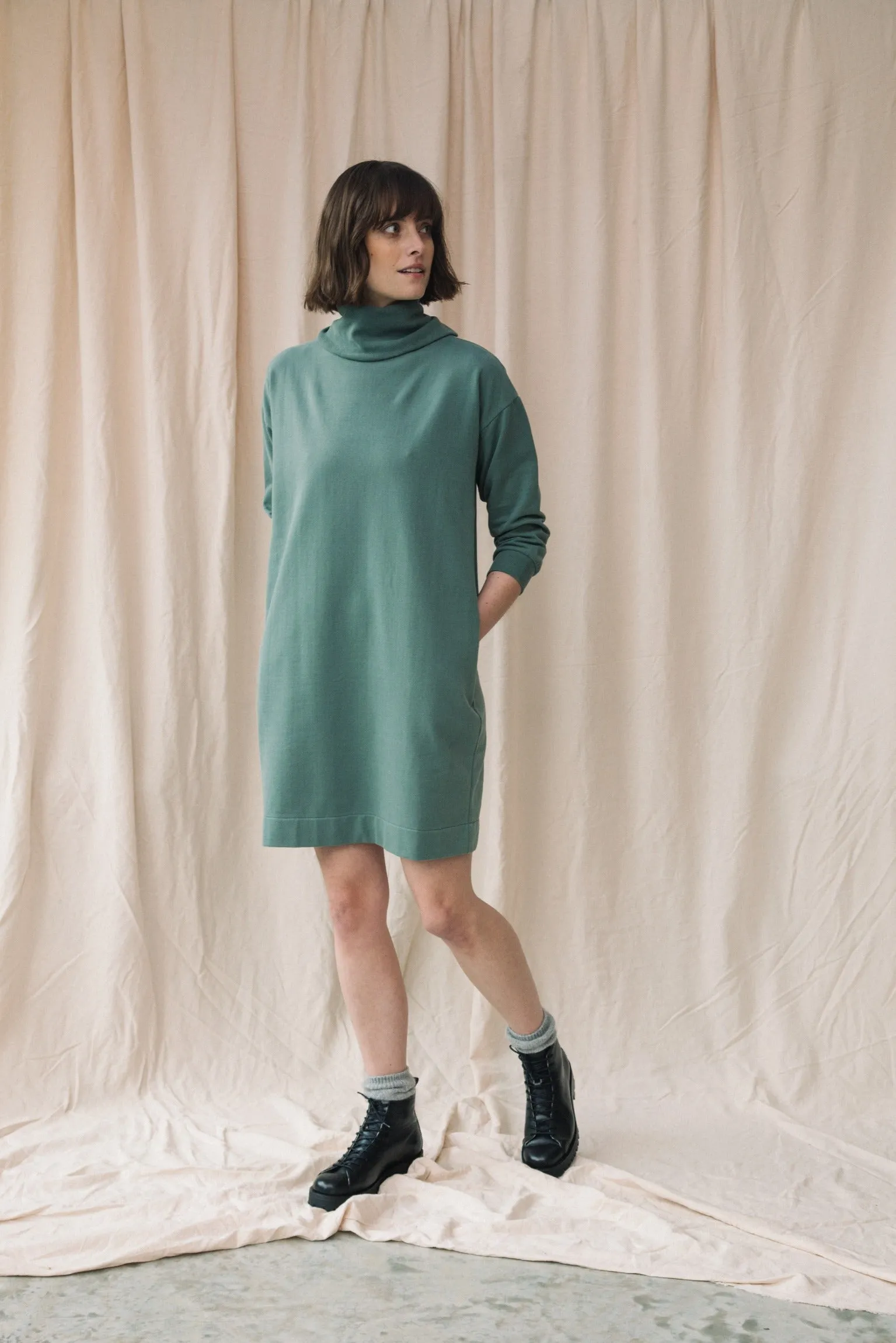 Orini Organic Cotton Felpe Dress in Eucalyptus Evening Look Olive Fresh