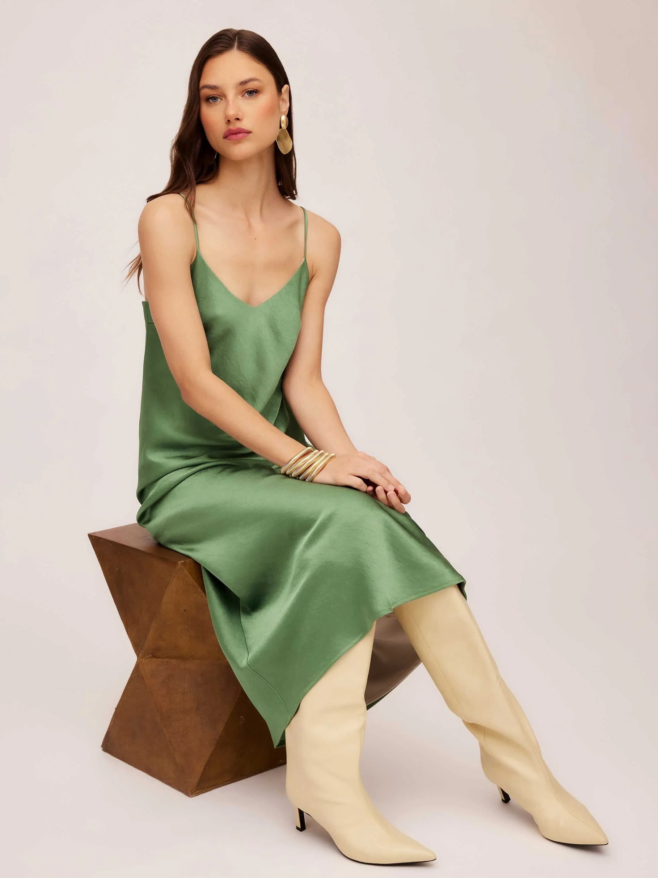 Flawless Waist Fit Stylish Cut Bias Midi Dress