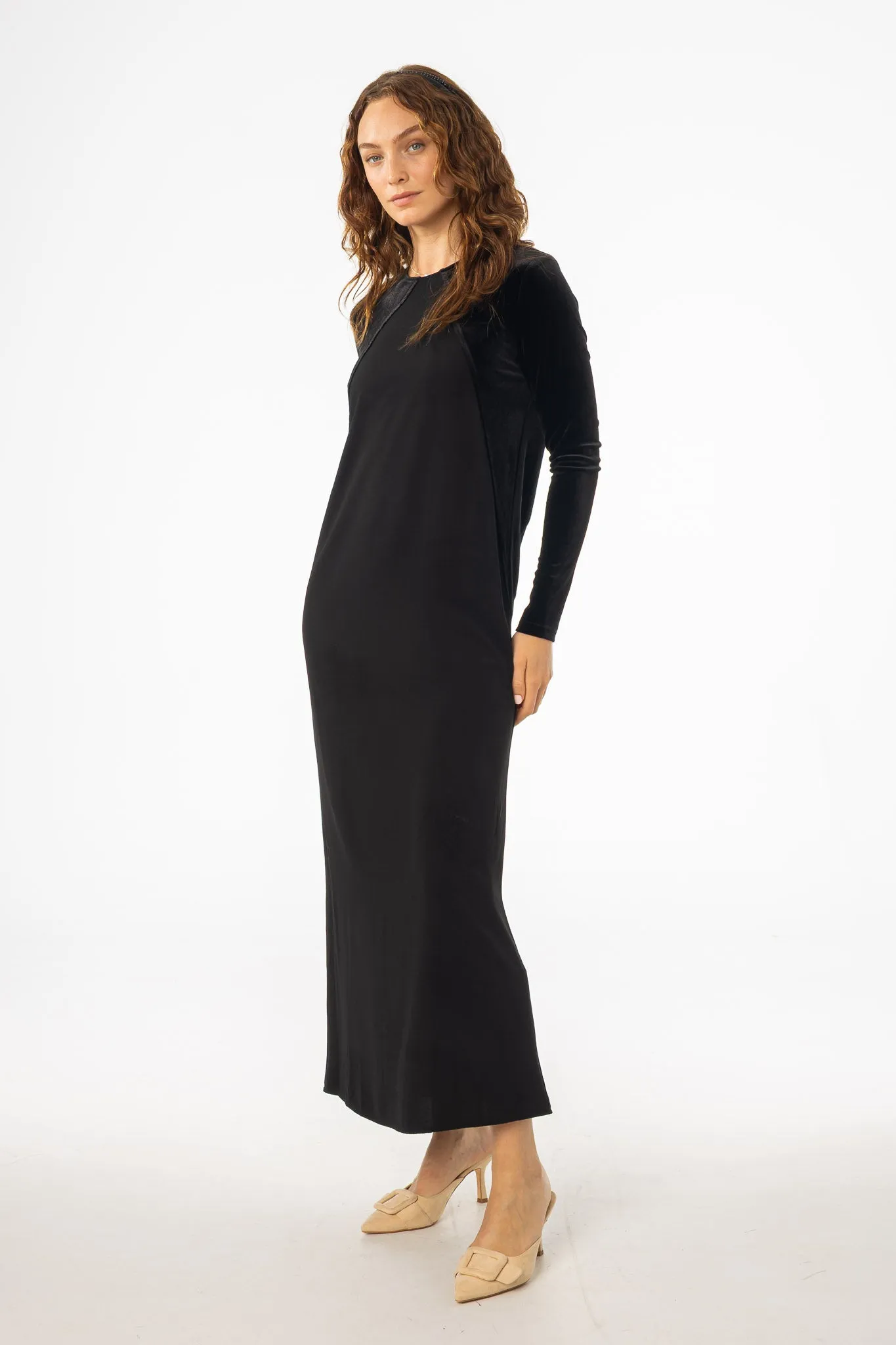 Smart Silhouette Black Mixed Fabric Maxi Dress