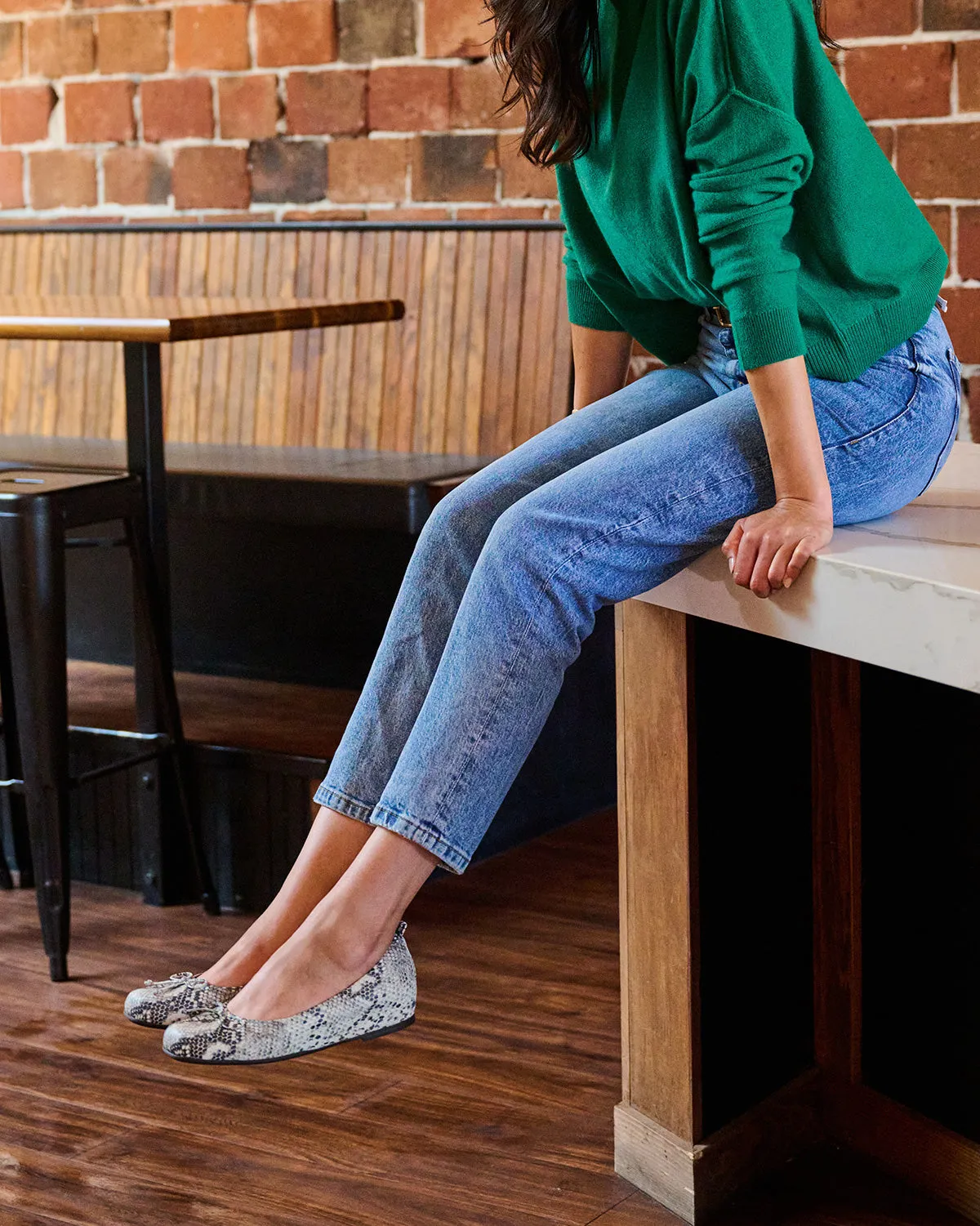 Cadence Bow High Rebound Midsole Foam