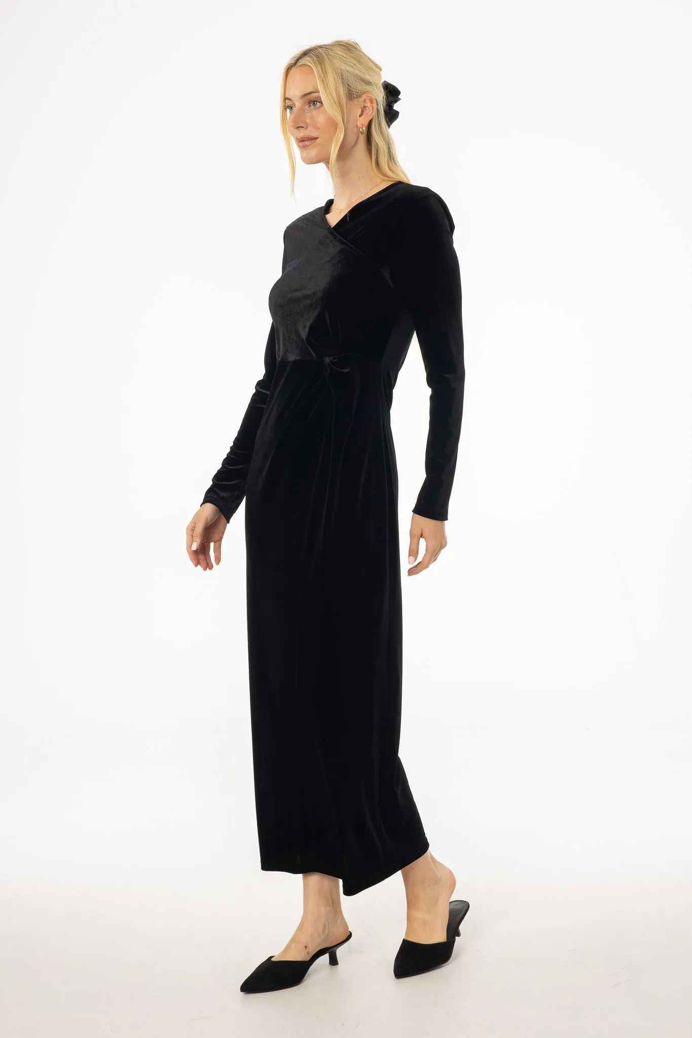 Minimal Fit Floor-Length Black Twist Velour Maxi Dress