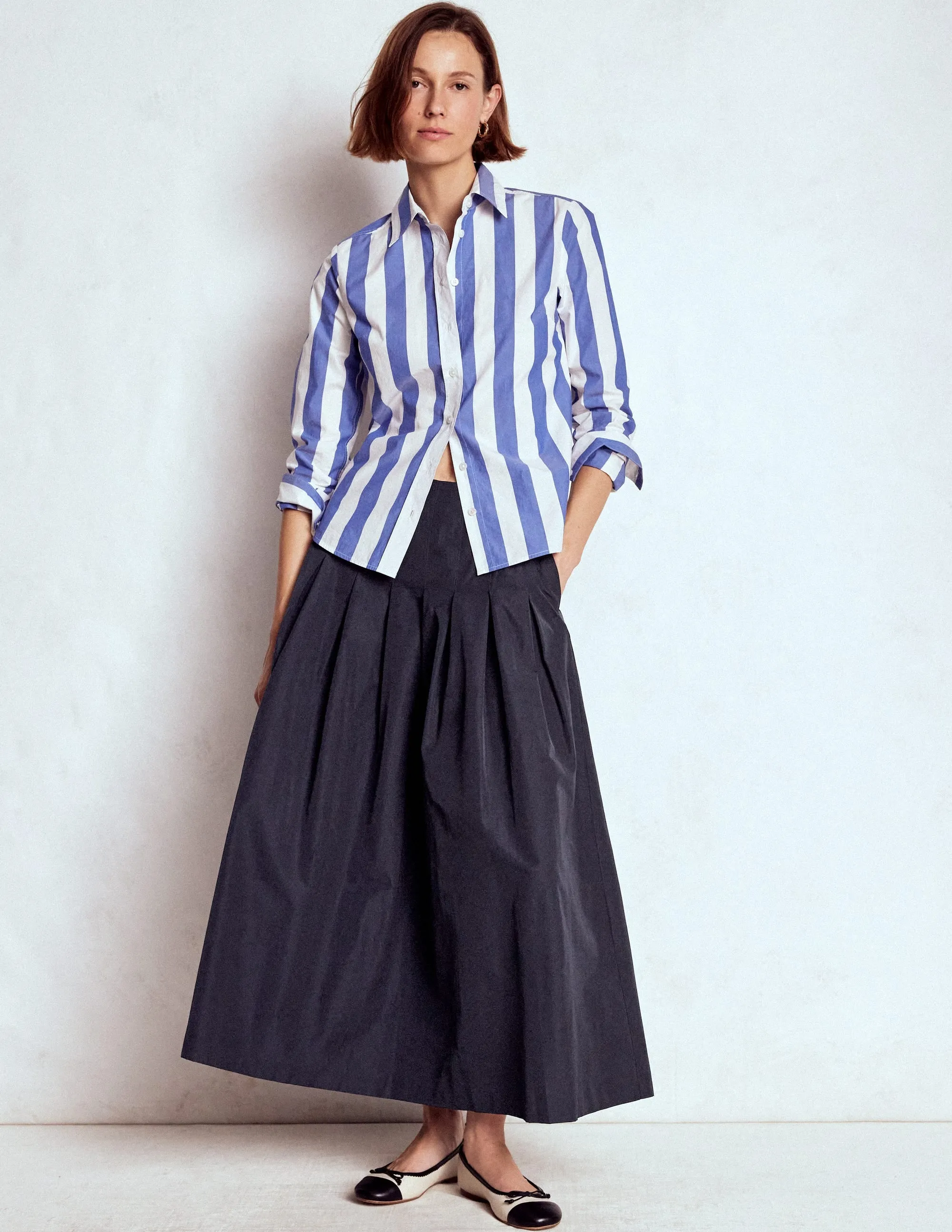 Valentina Taffeta Midi Skirt-Navy Daytime Look