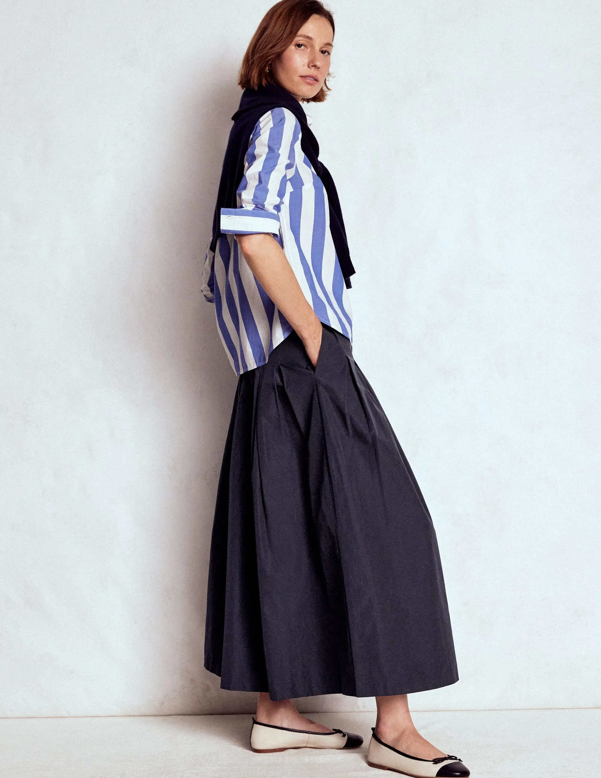 Elevated Casual Valentina Taffeta Midi Skirt-Navy