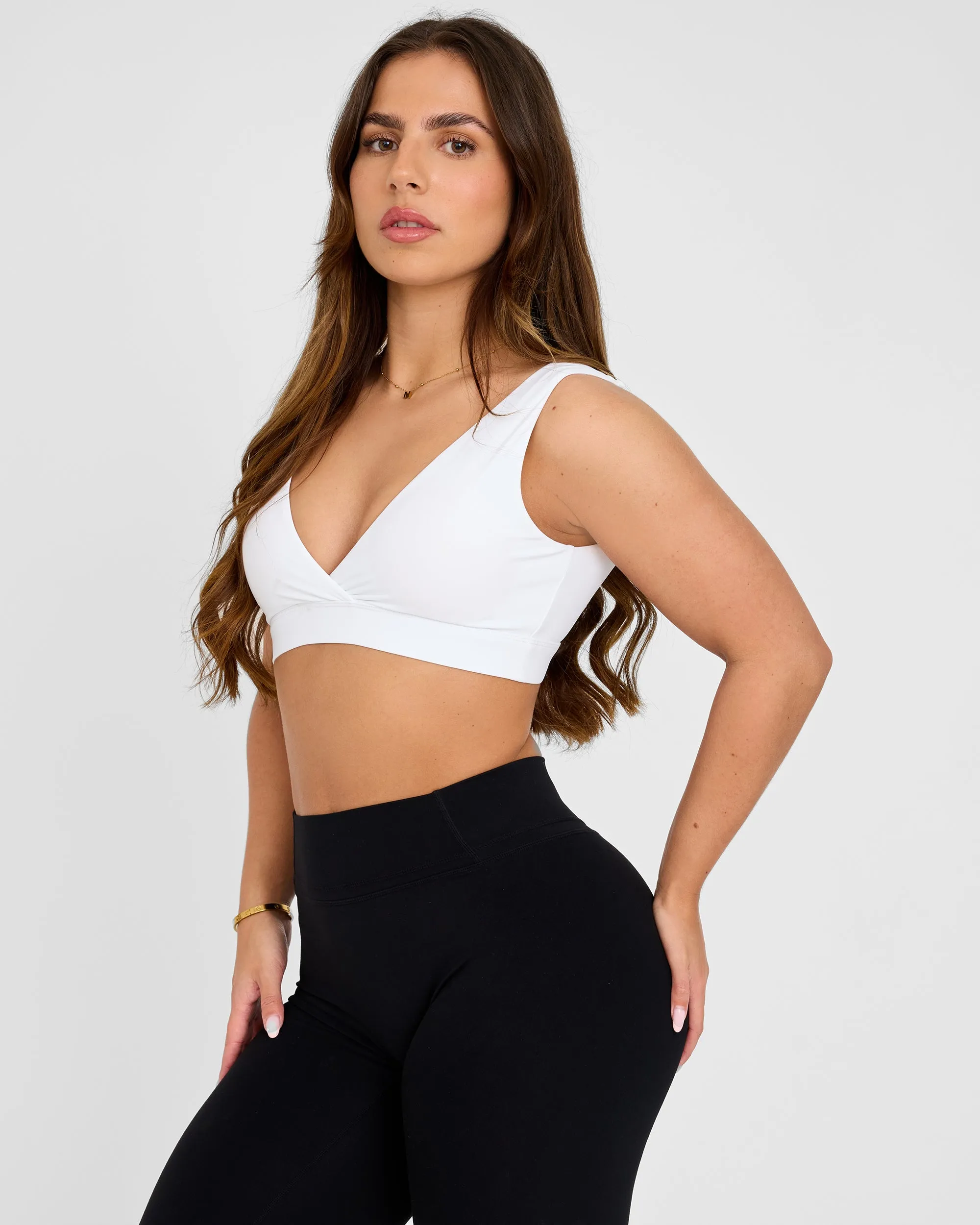 versatile material Legacy Ultimate V-Neck Sports Bra