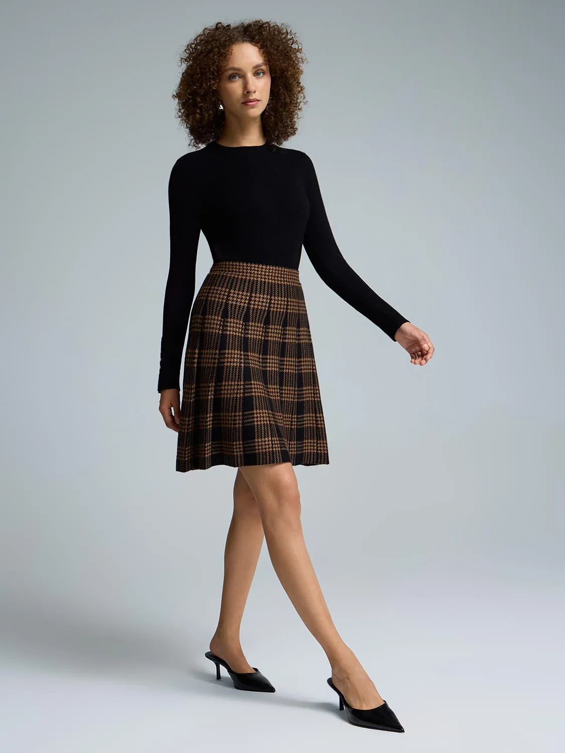 Knee Length Bold Look Houndstooth Flippy Sweater Knit Skirt