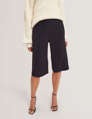 BRIDII | NAVY Timeless Wear