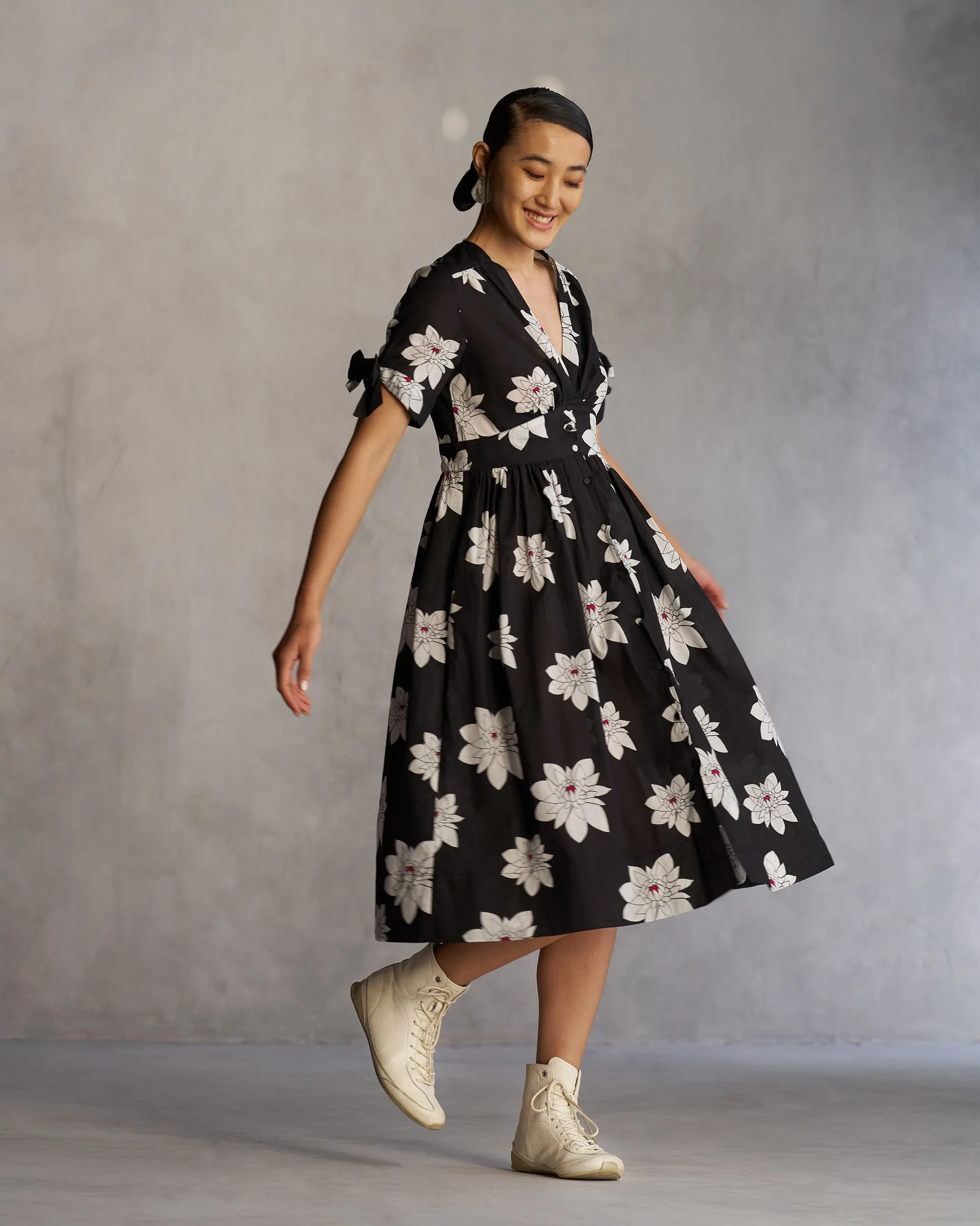 Stylish Appearance Noble Aura Button Down Dress - Black