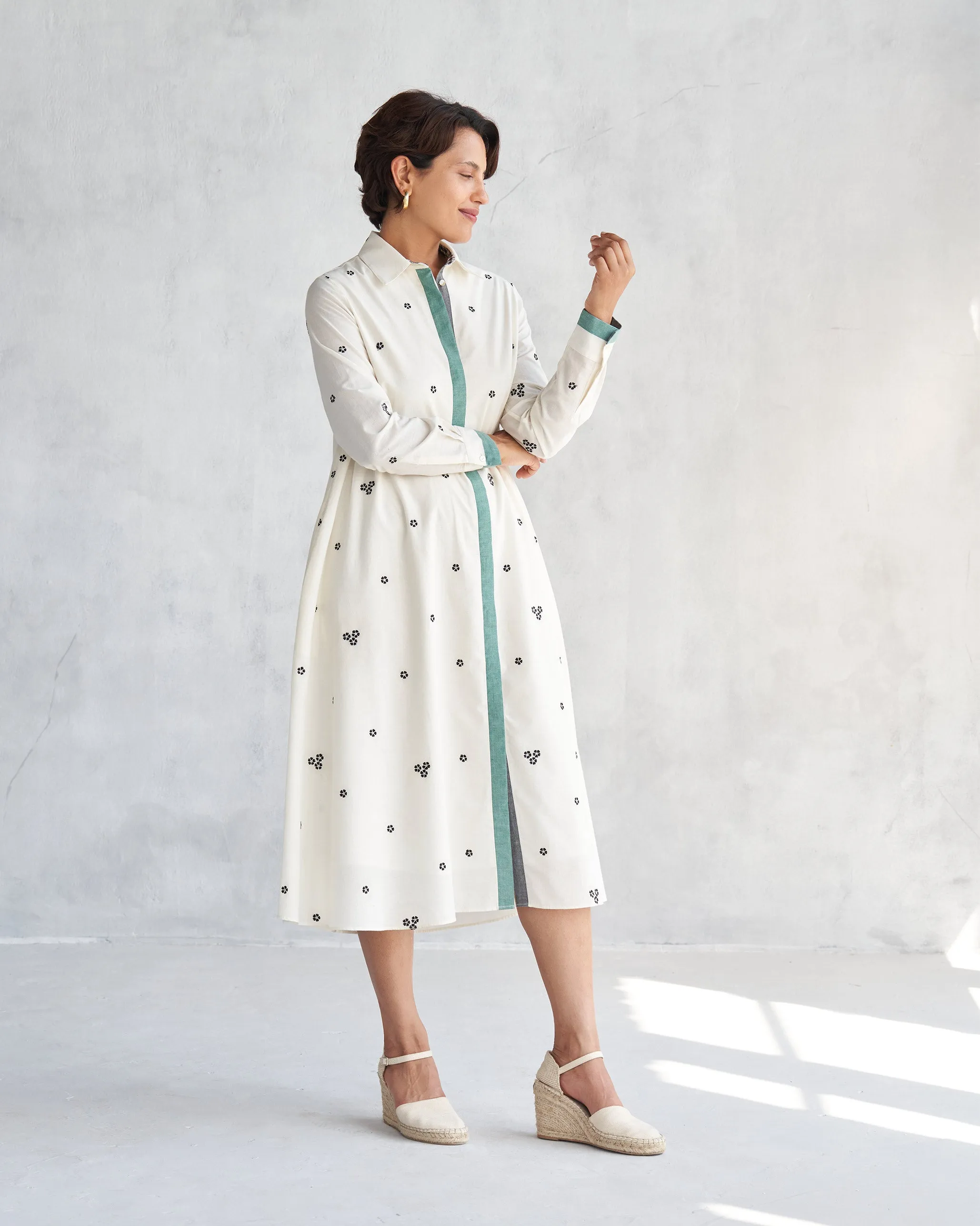 Contrast-Lining Hidden-Pocket Button Front Dress - Ivory