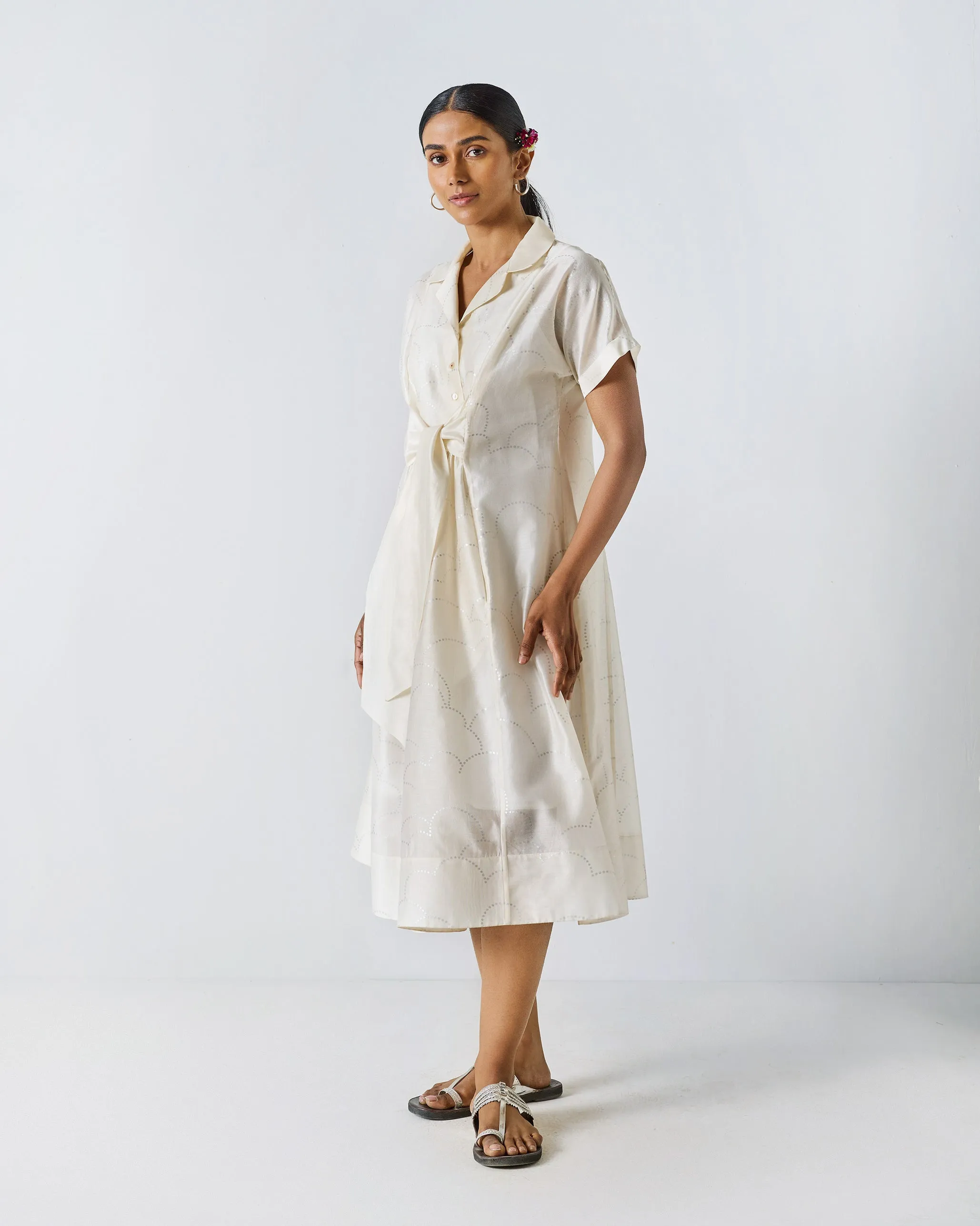 Picture Perfect Beach Walk Cadeau Dress - Ivory & Silver Print