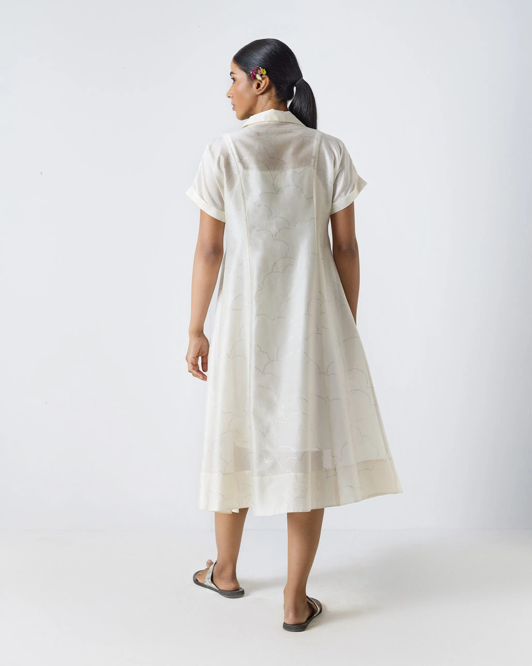 Party Safe Smocked-Detail Cadeau Dress - Ivory & Silver Print