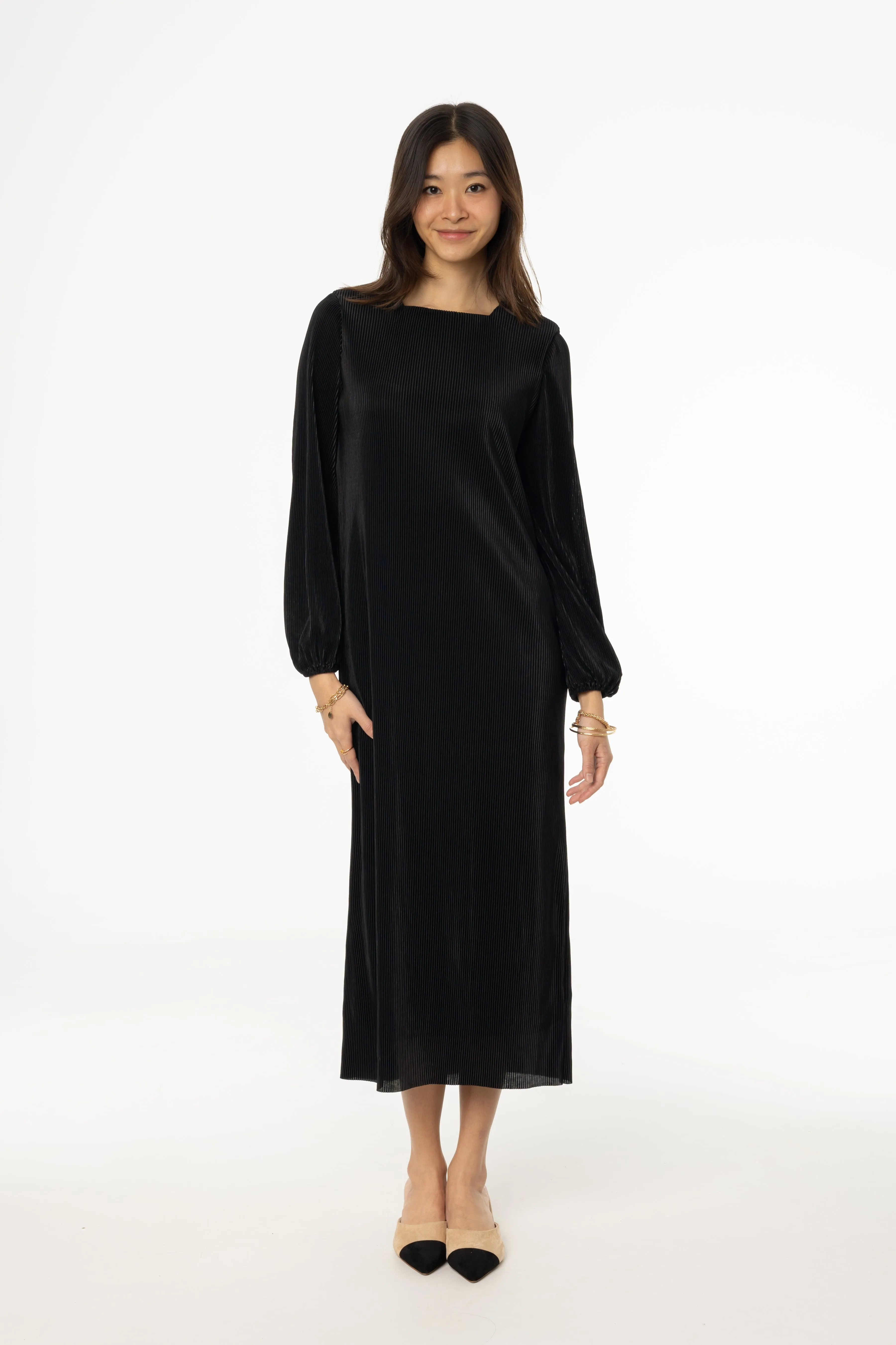 Korean Mood Polished Tailoring Black Square Neck Accordion Pleat Maxi Dress