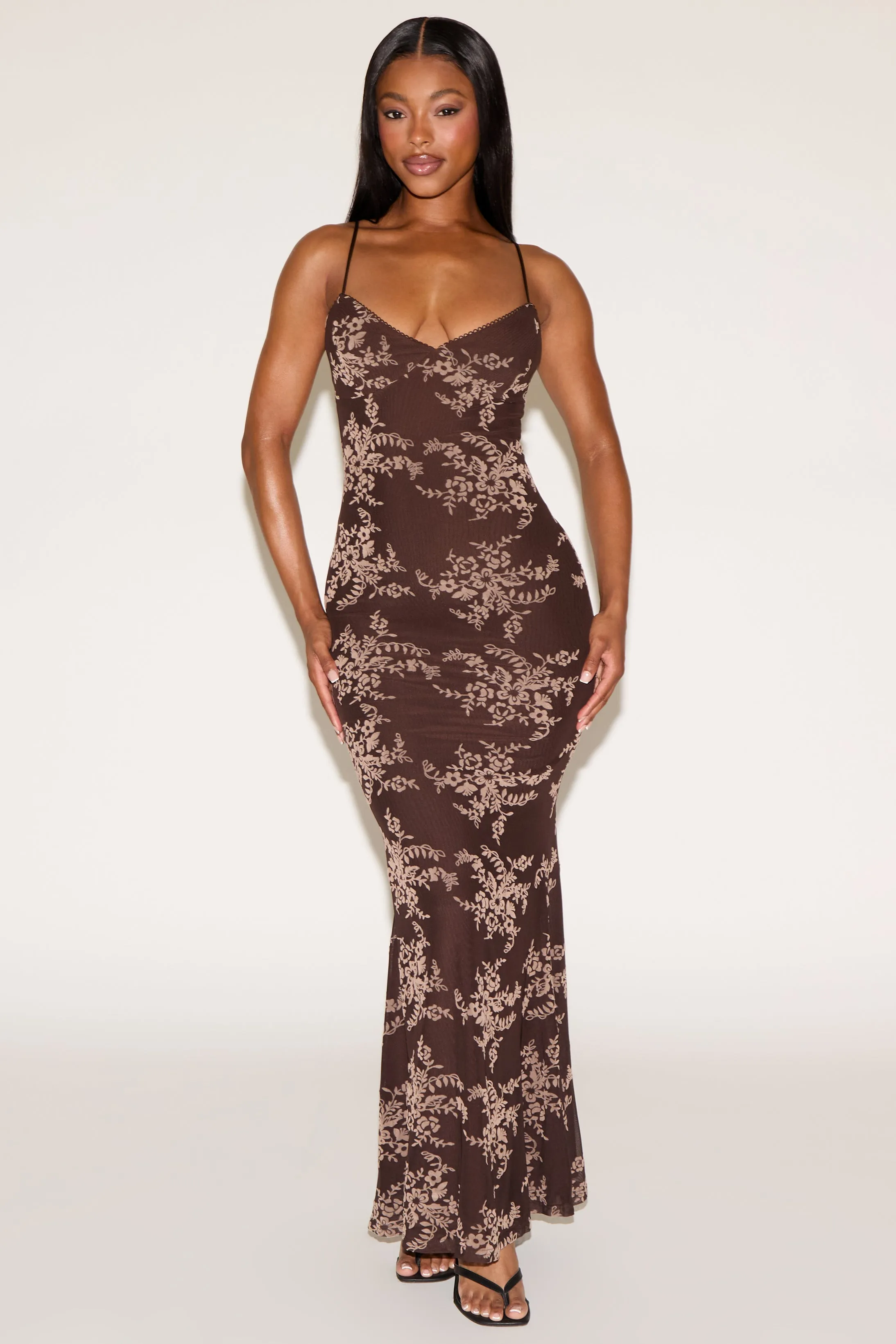 Chic Direction CONTRAST FLORAL PRINT V NECK SLEEVELESS MAXI DRESS