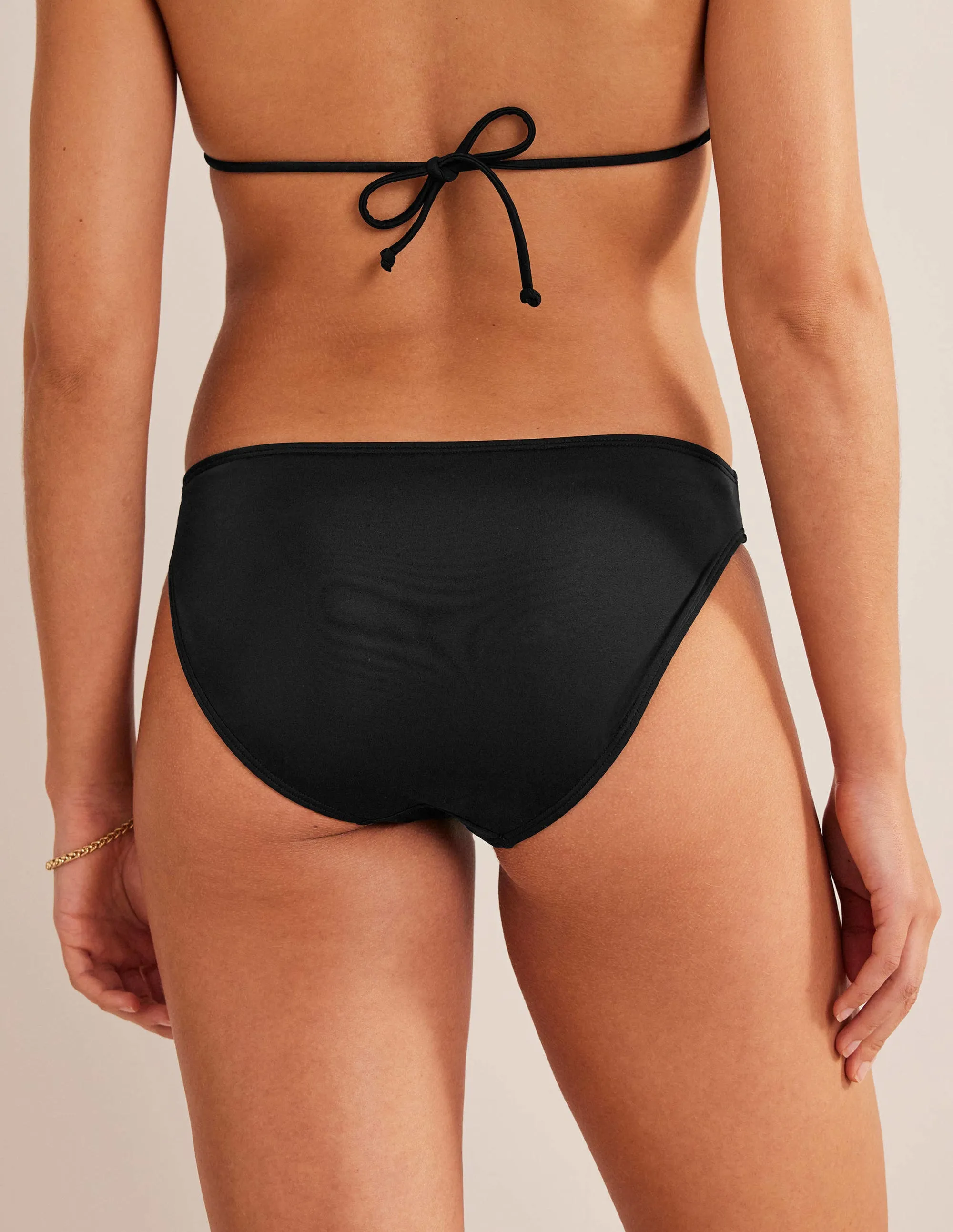 Gender Neutral Relaxing Day Classic Bikini Bottoms-Black