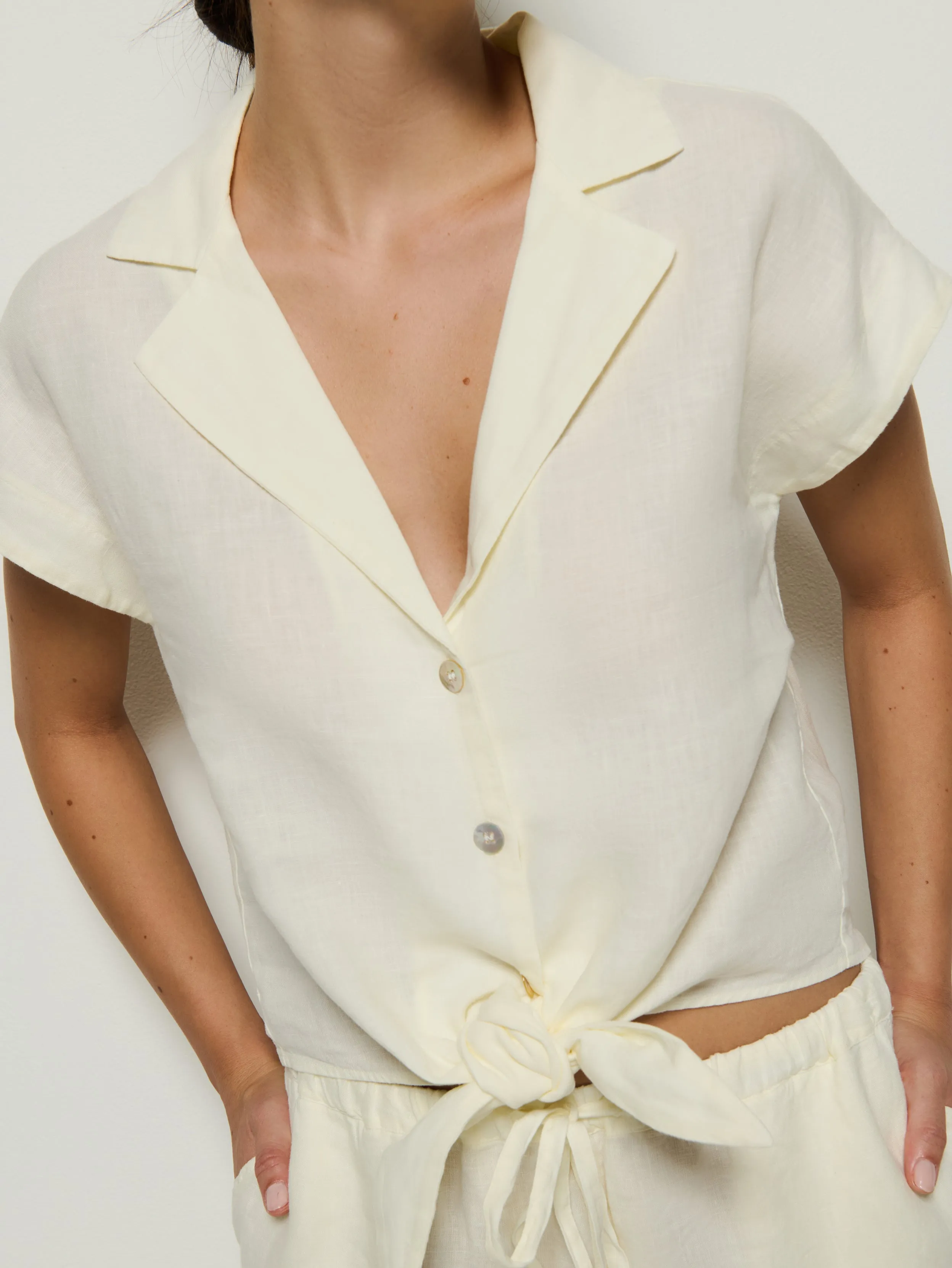 AntiStaticFinish Noemi Tie Top