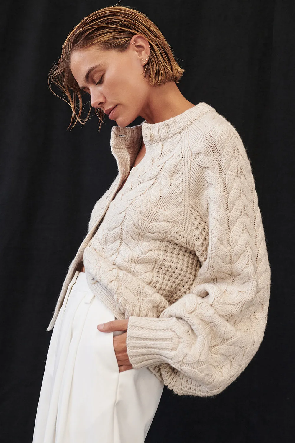 TOM CHALK CABLE KNIT CARDIGAN Breathable Layer