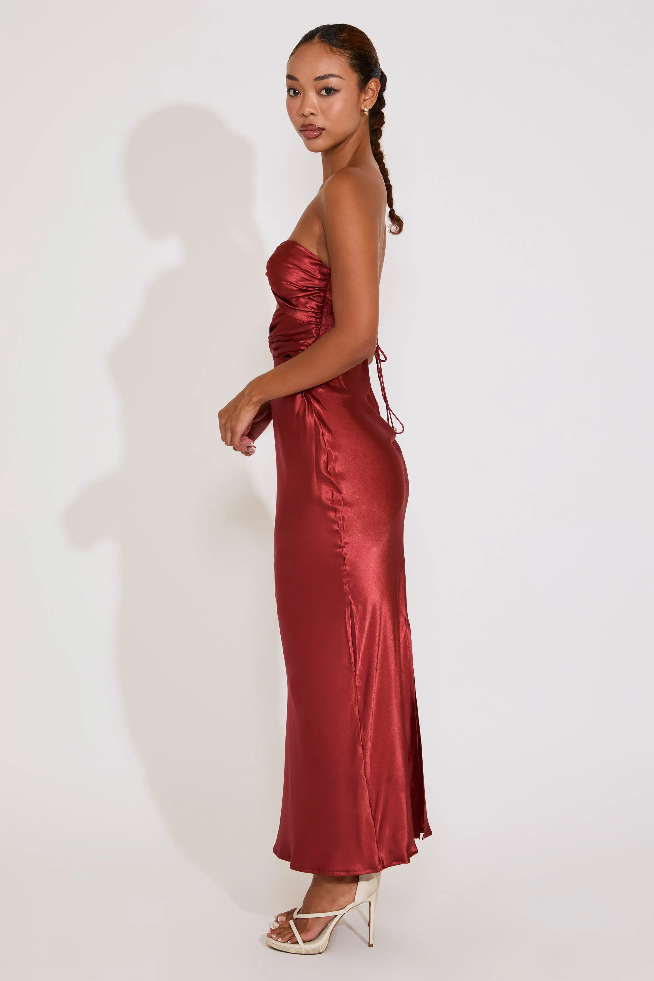 STRAPLESS TWIST FRONT SATIN MAXI DRESS WITH CUTOUT Essential Layer