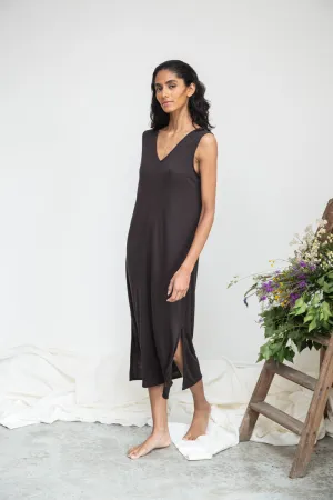 Catalina-Lou Lyocell Dress in Charcoal Scalloped-Edge Effortless Look