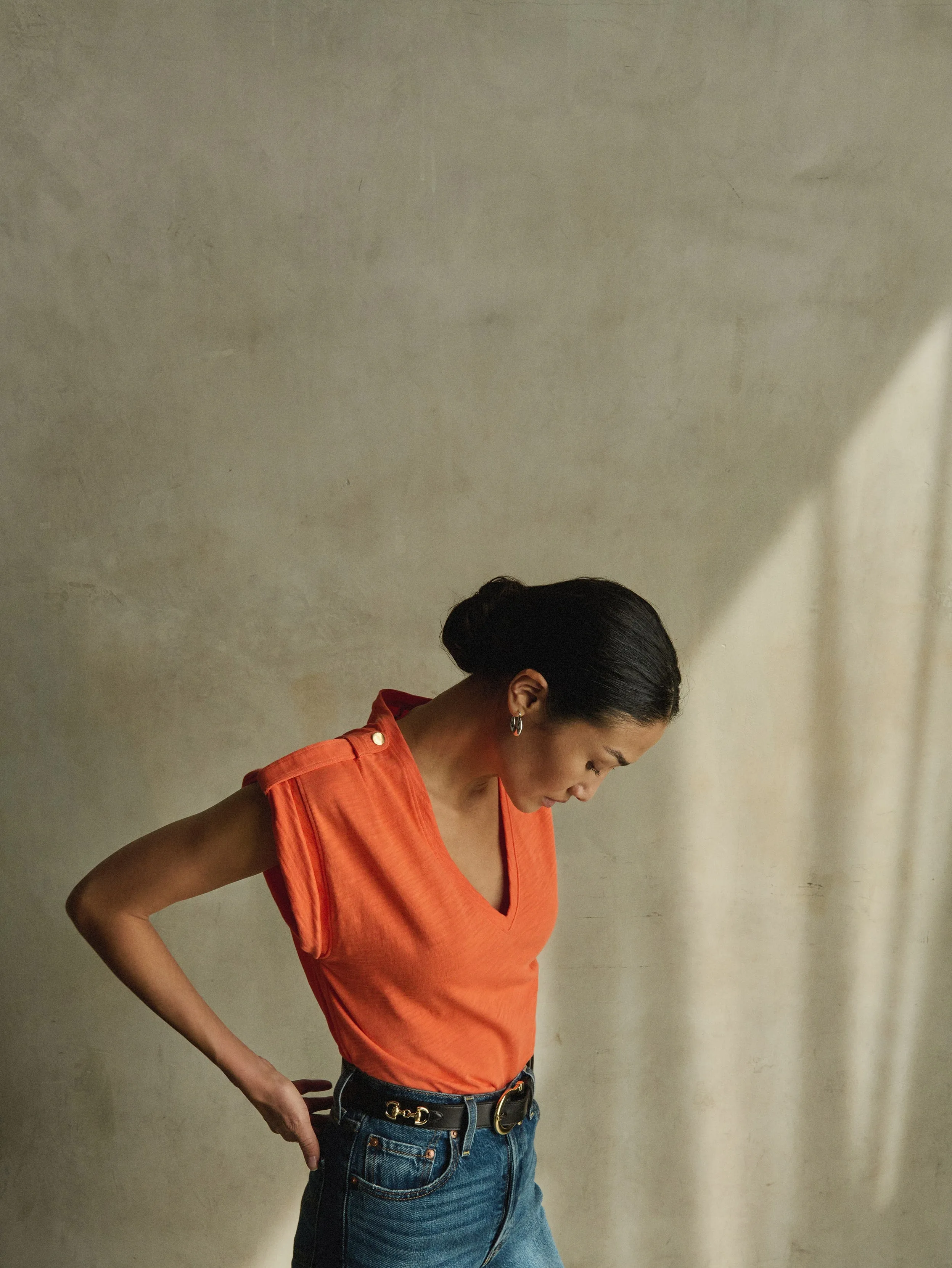 Breathable Look Versatile Wear Cooper V-Neck Tank