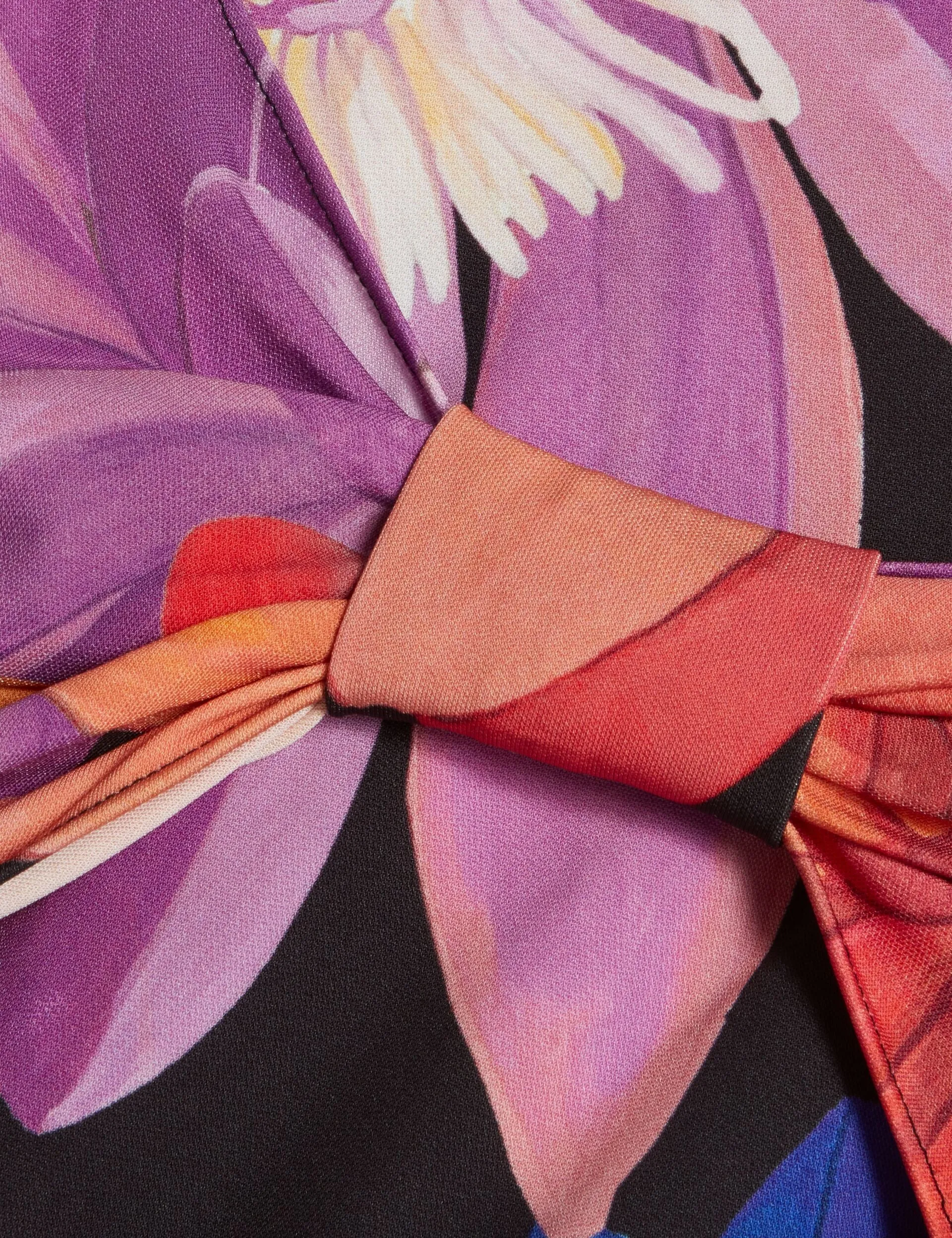 VARNIA | BLACK Smart Edge Durable Stitching