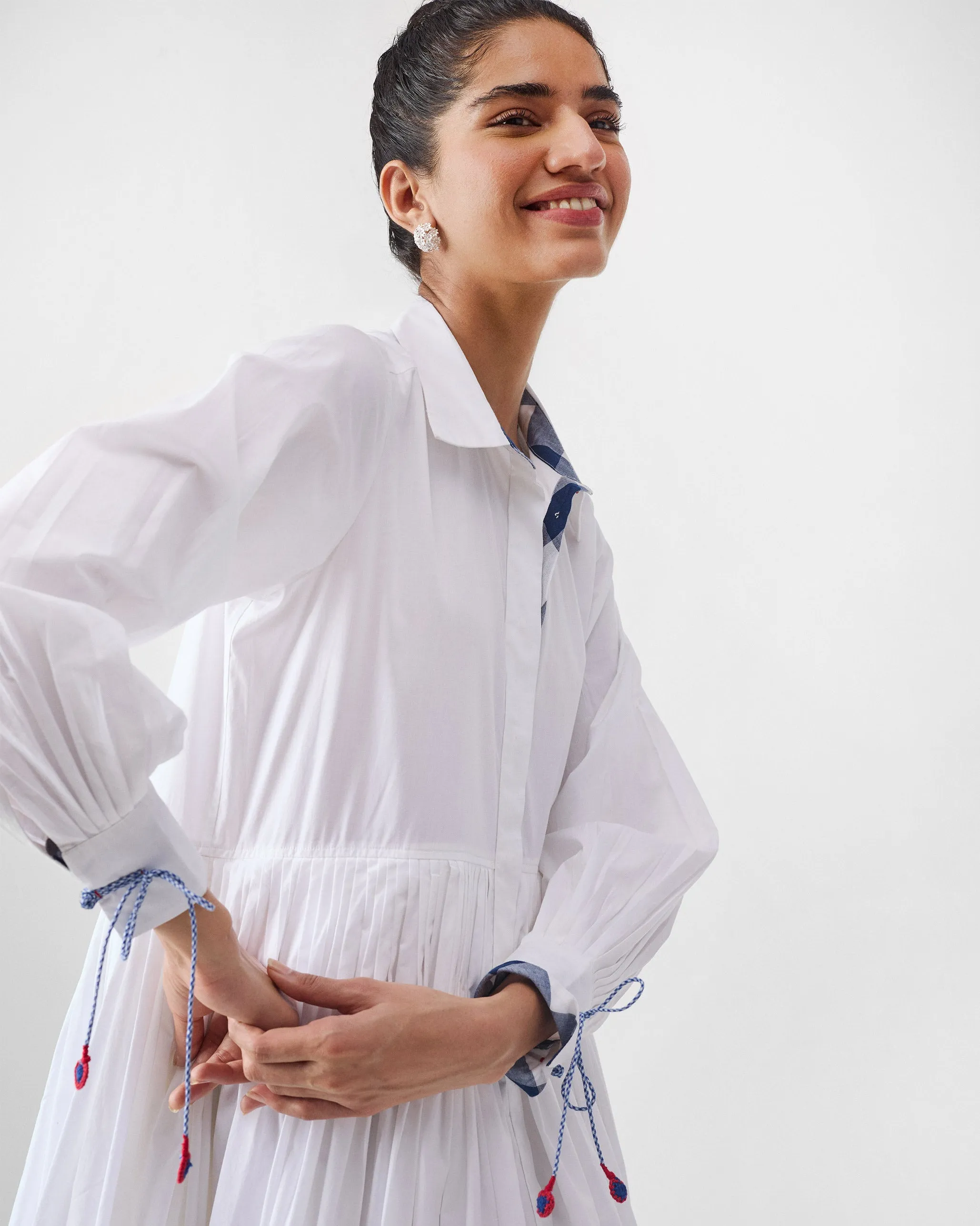 Puritsu Shirt Dress - White Contemporary Fit