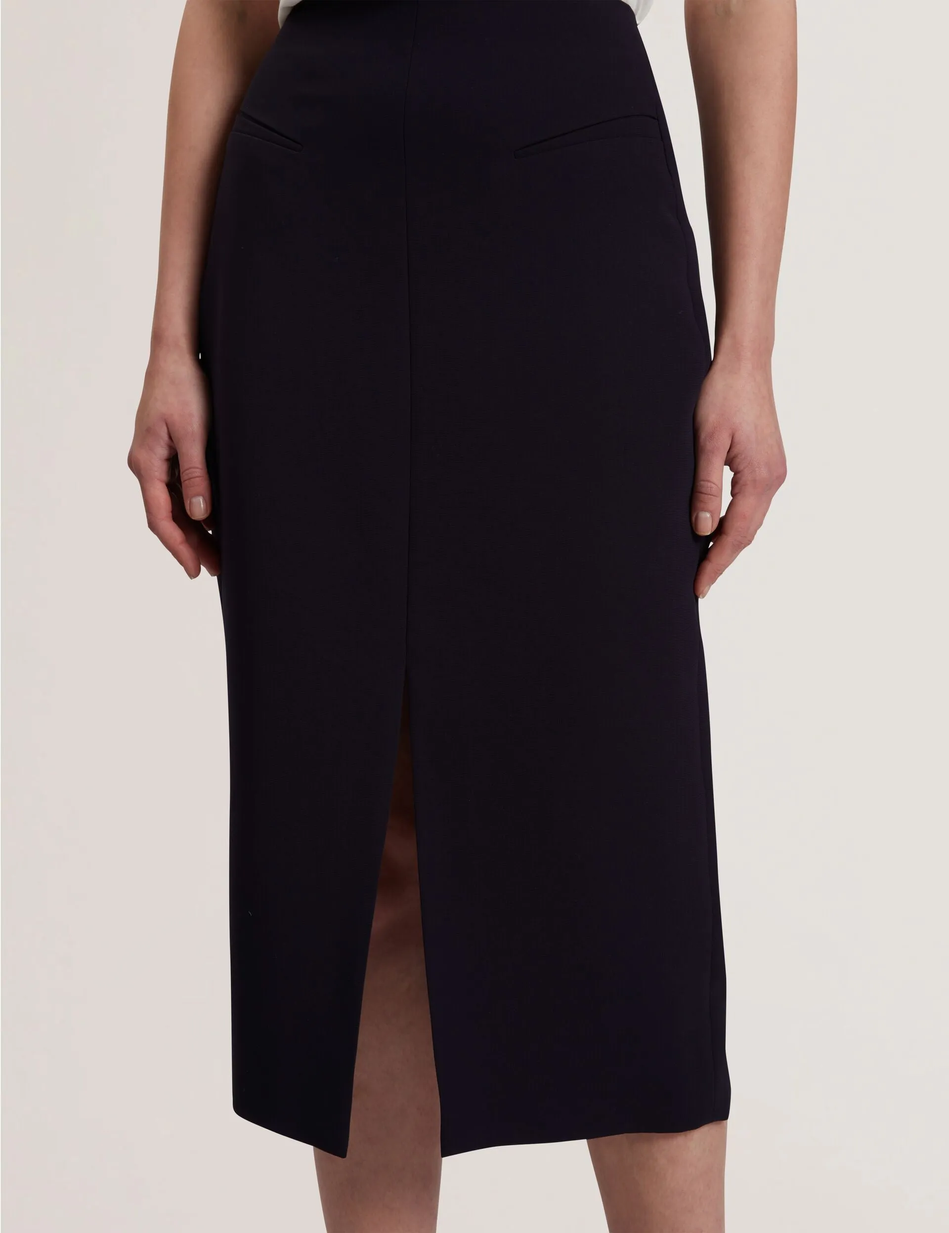 MANABSL | NAVY Inverted Pleats Modern Details