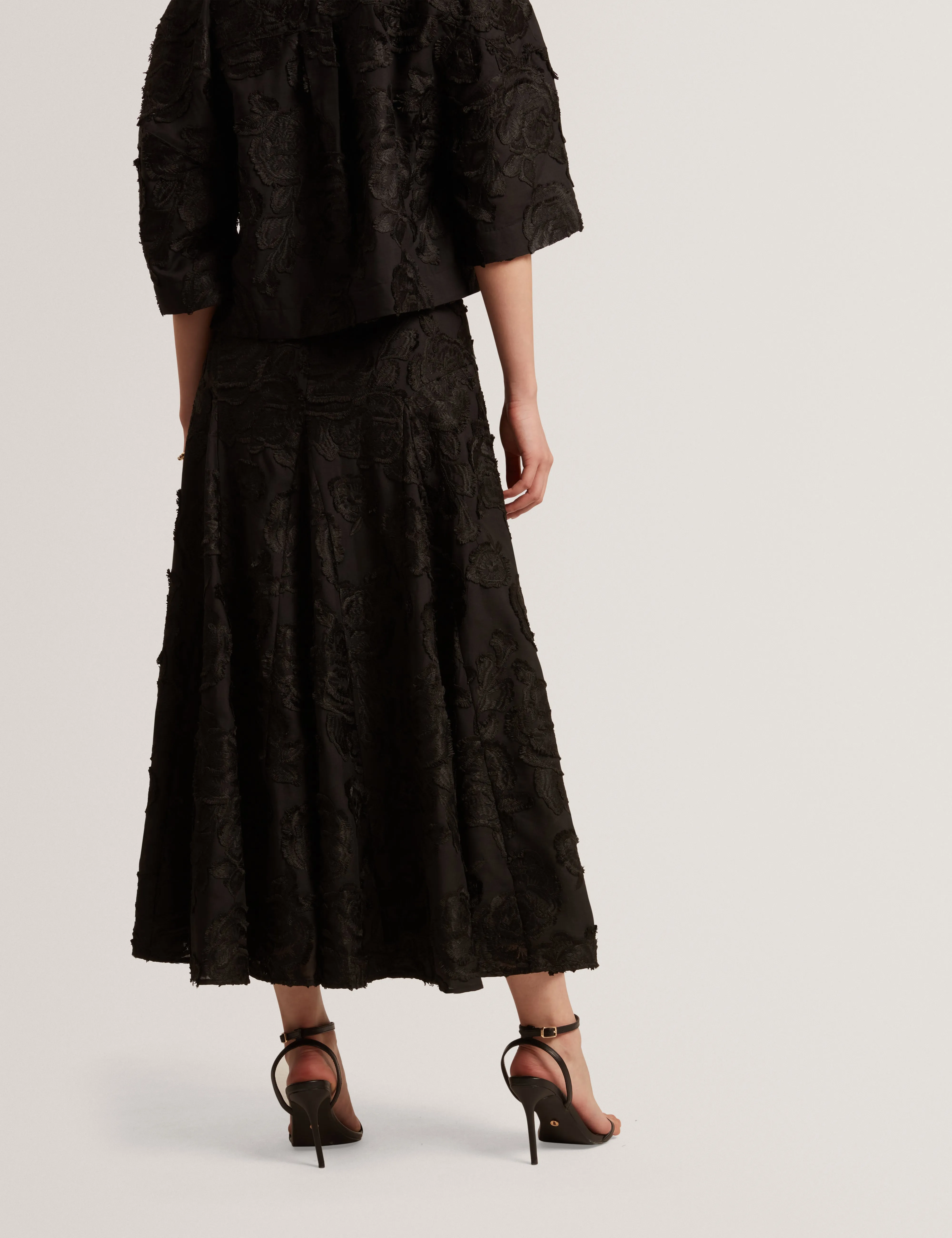 Bold Mood ECCRINA | BLACK