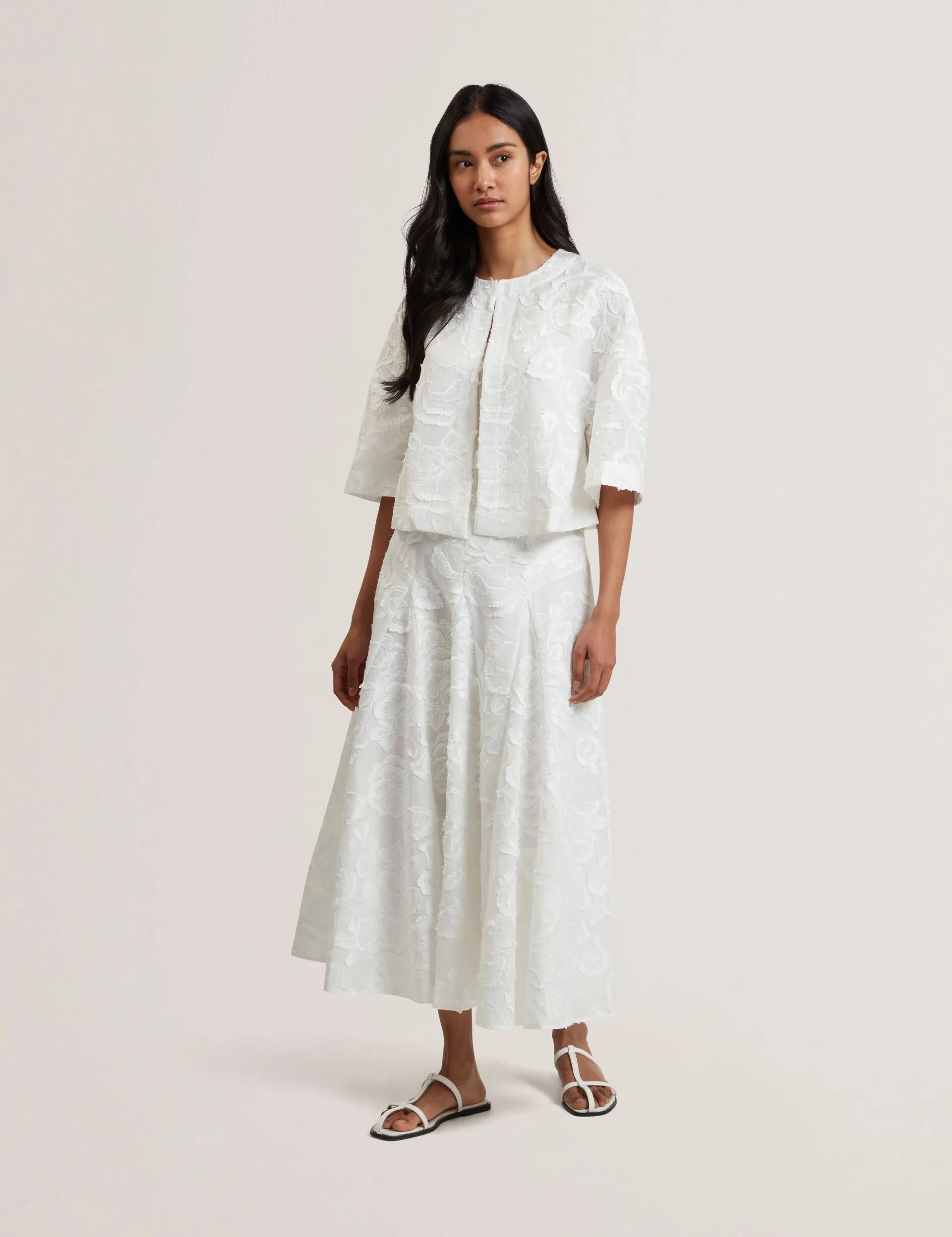 ECCRINA | WHITE Material Innovation