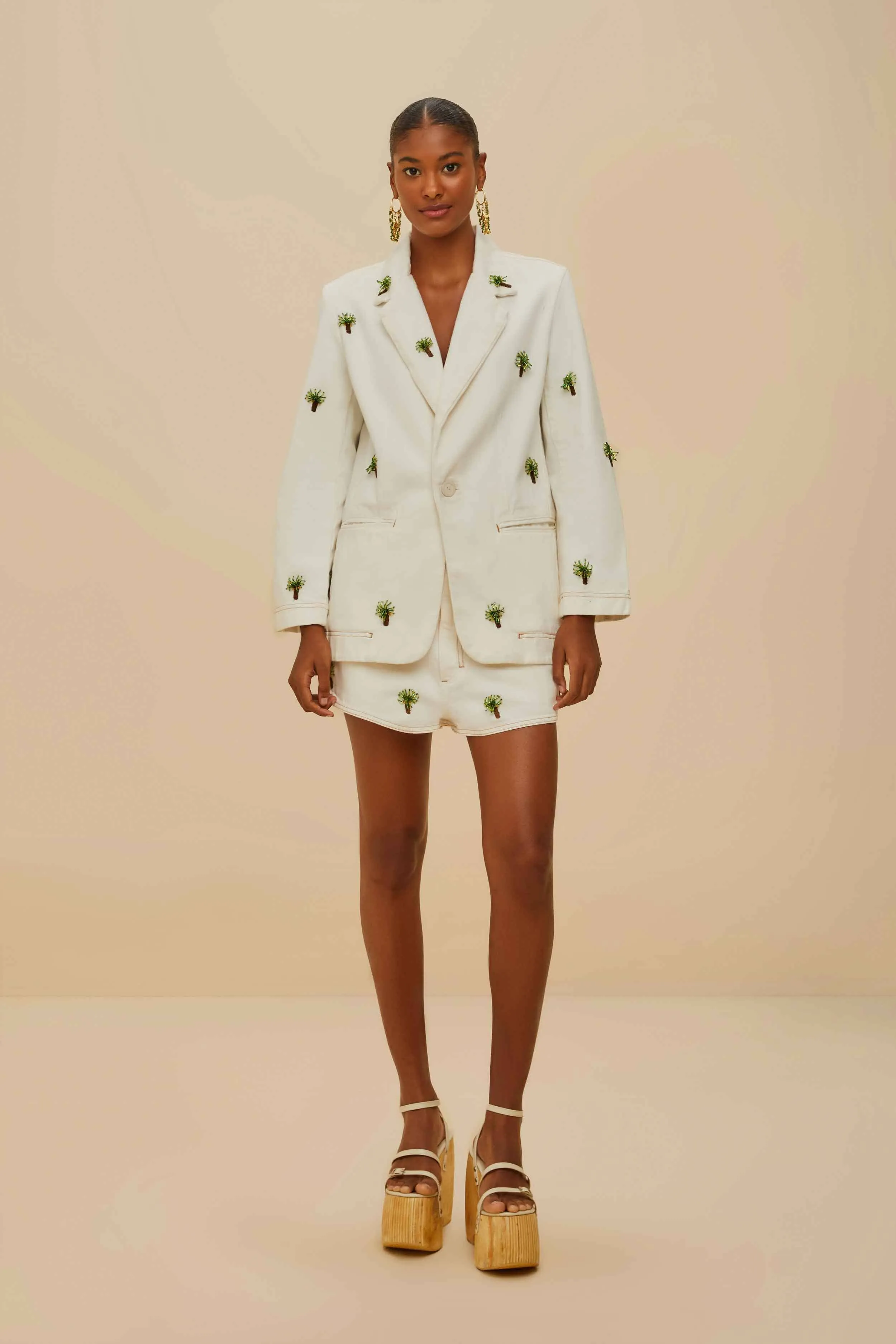 Off-White Embroidered Coconut Tree Shorts Casual Look