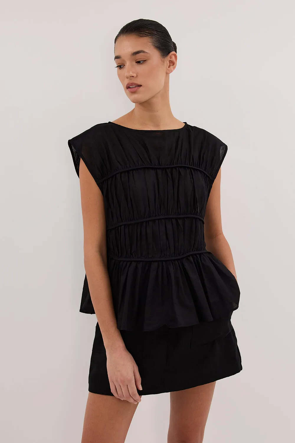 EVA BLACK LINEN SKORT Bold Statement