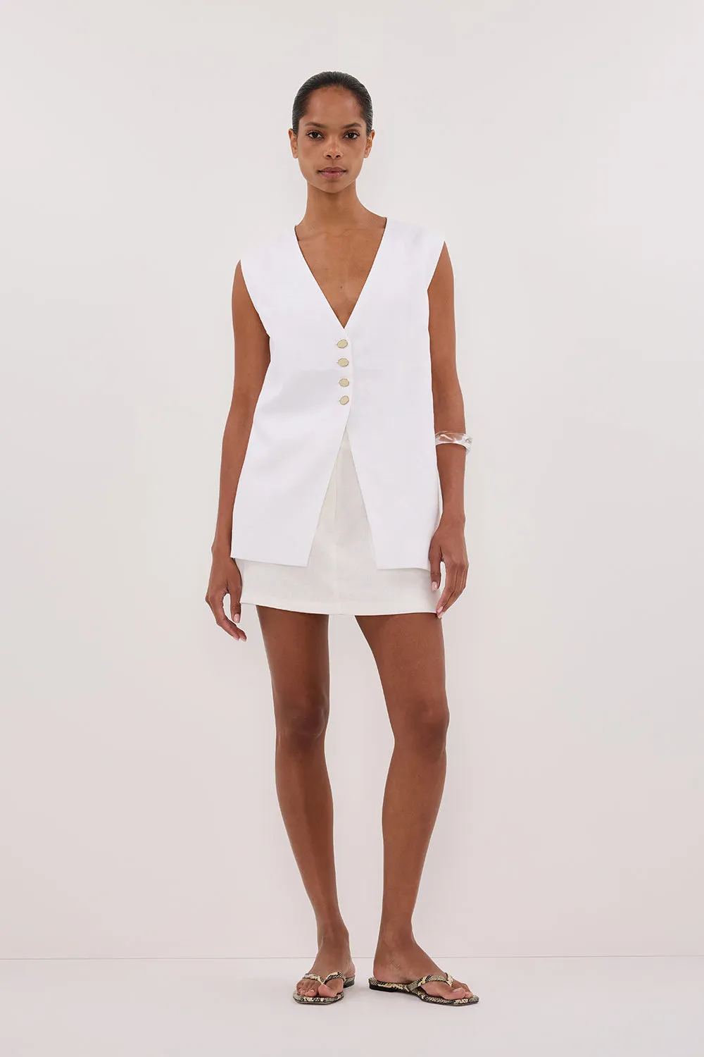 EVA OFF WHITE LINEN SKORT Outfit Vibes