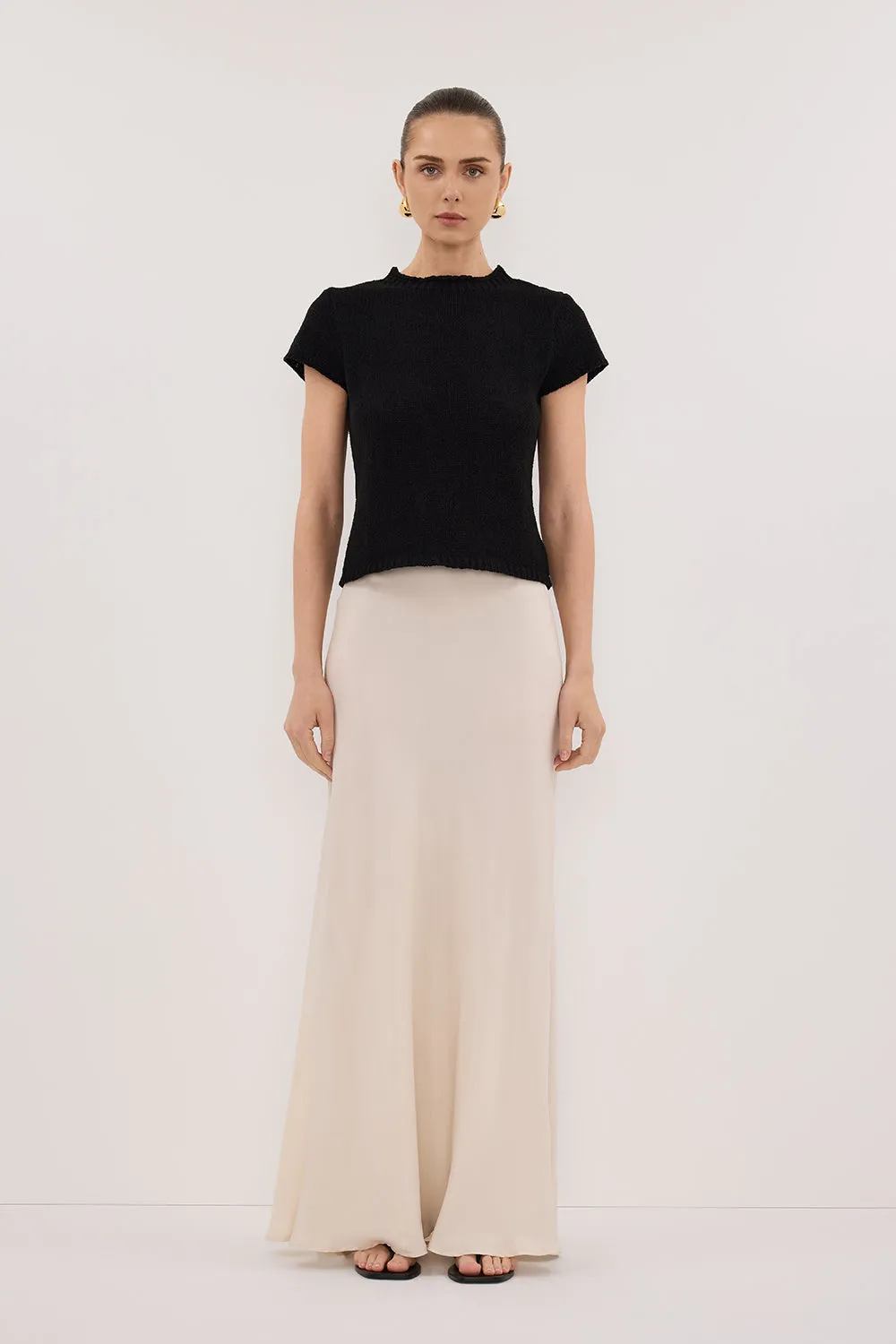 LEO BLACK KNIT TOP Year Round