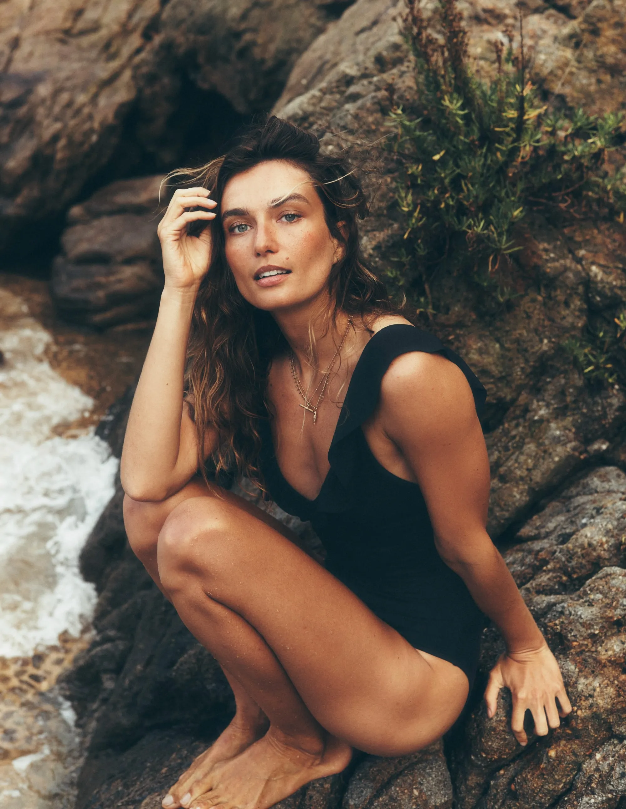 Ozone Resistant Lightweight-Feel Evia Ruffle Swimsuit-Black