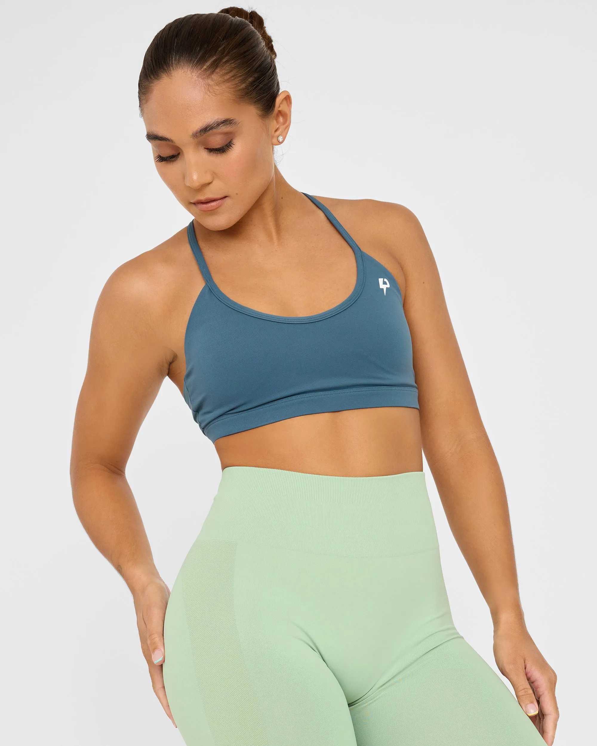 Cropped fit seams Evolve Classic Sports Bra