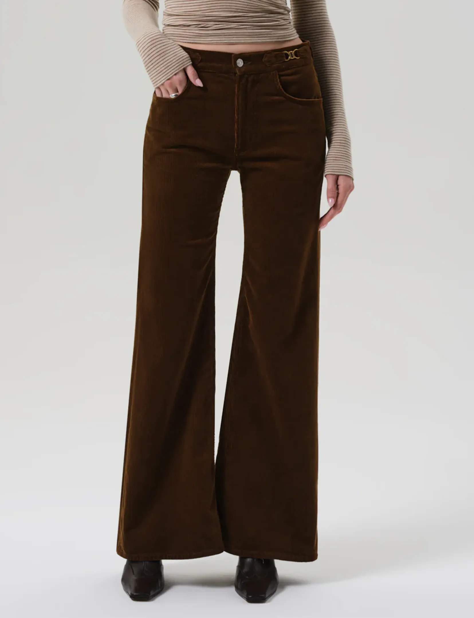 Reflective accents Perfect Layer Kimberly Horsebit Flare, Manuka Corduroy