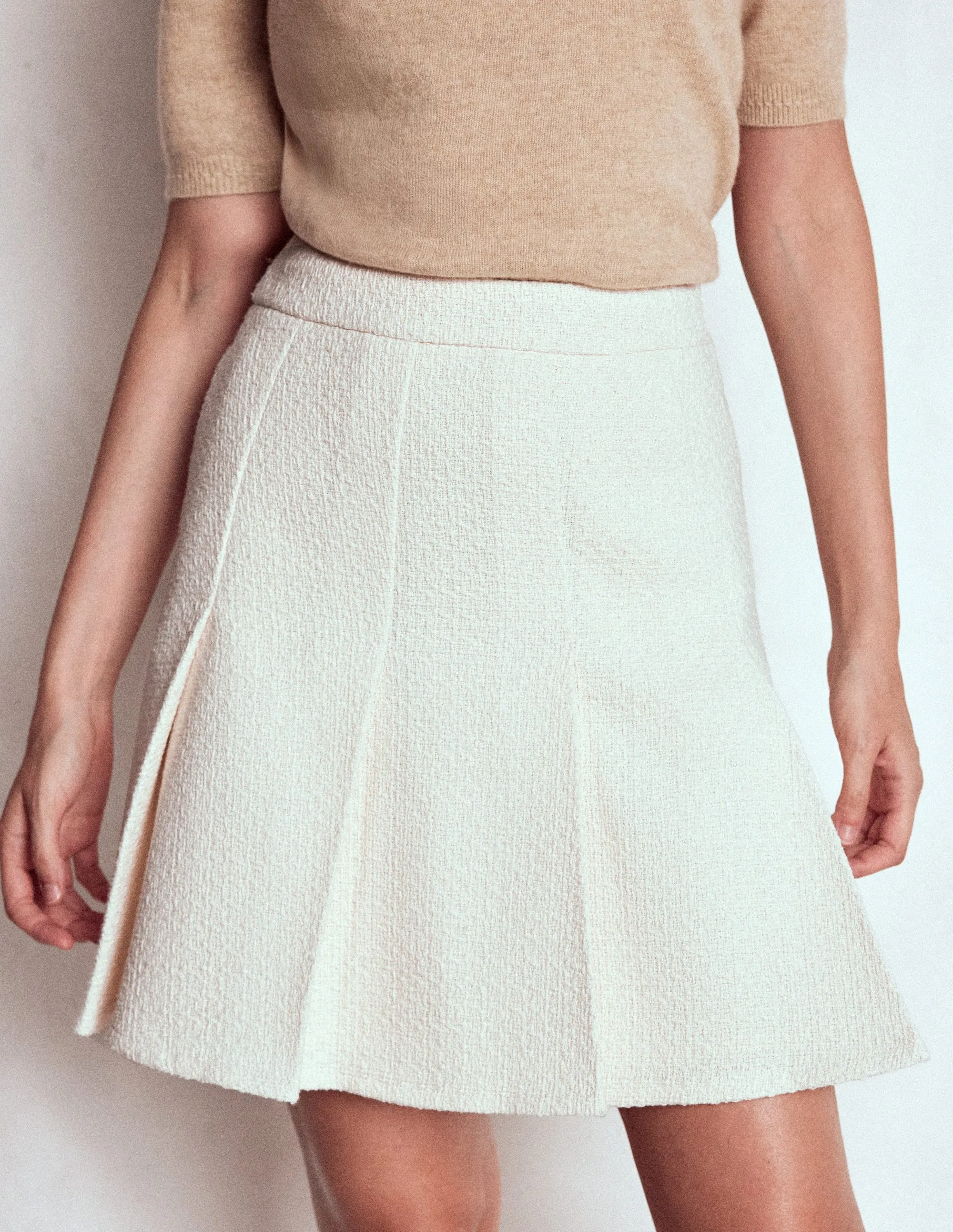 Couture Inspired Cruise Attire Flippy Textured Skirt-White