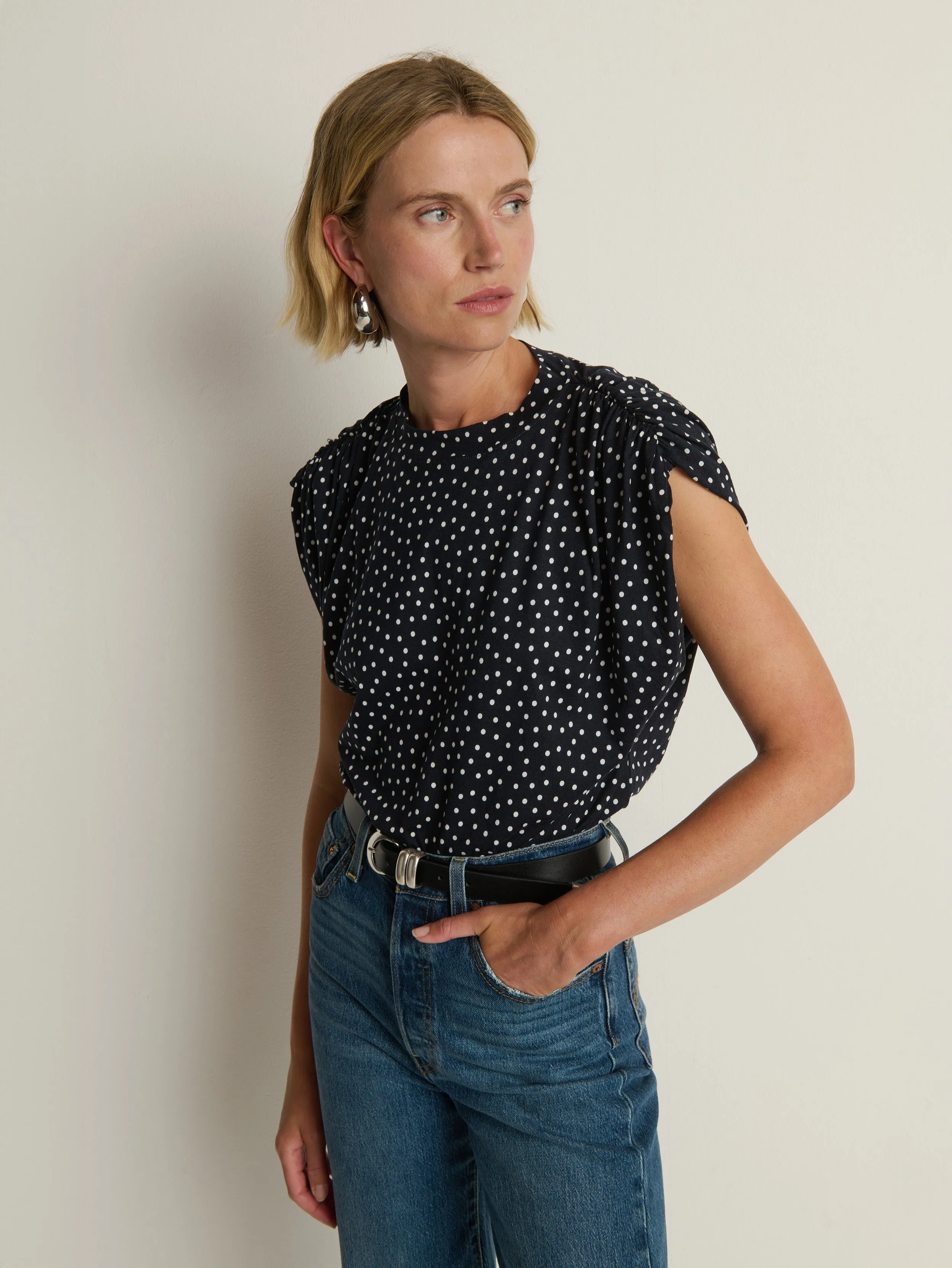 Frankie Luxe Tee Outdoor Trend Look