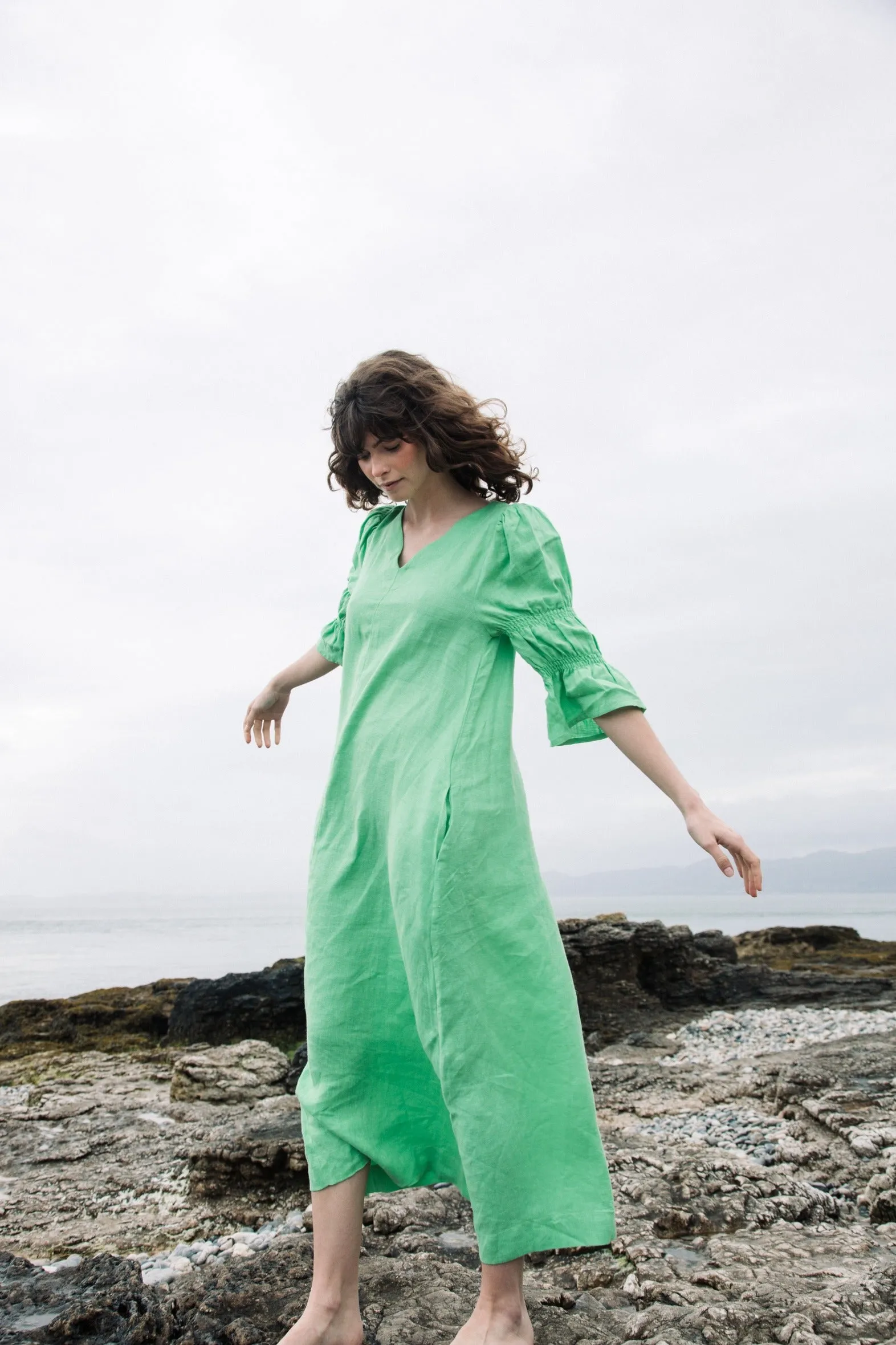 Walk Easy Smart Waistband Design Nerissa Linen Dress in Apple