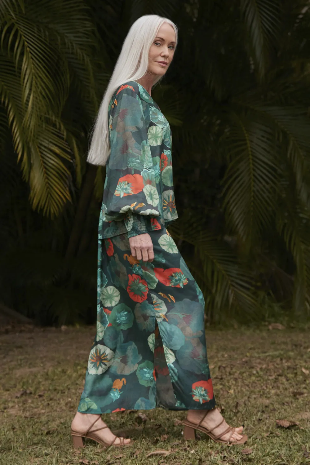 Ivy Column Skirt in Lotus Minimal Touch birthday party