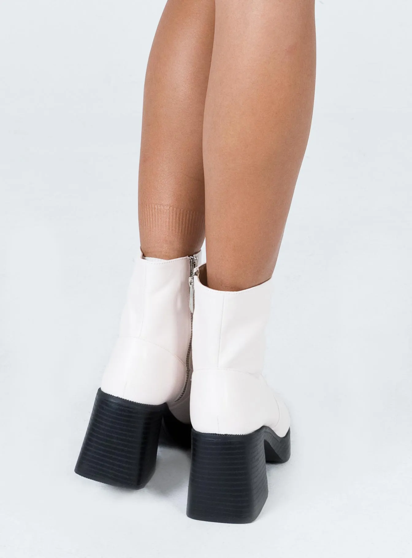 Fast Ride Fit Speed Ride Action Halo Boots Cream