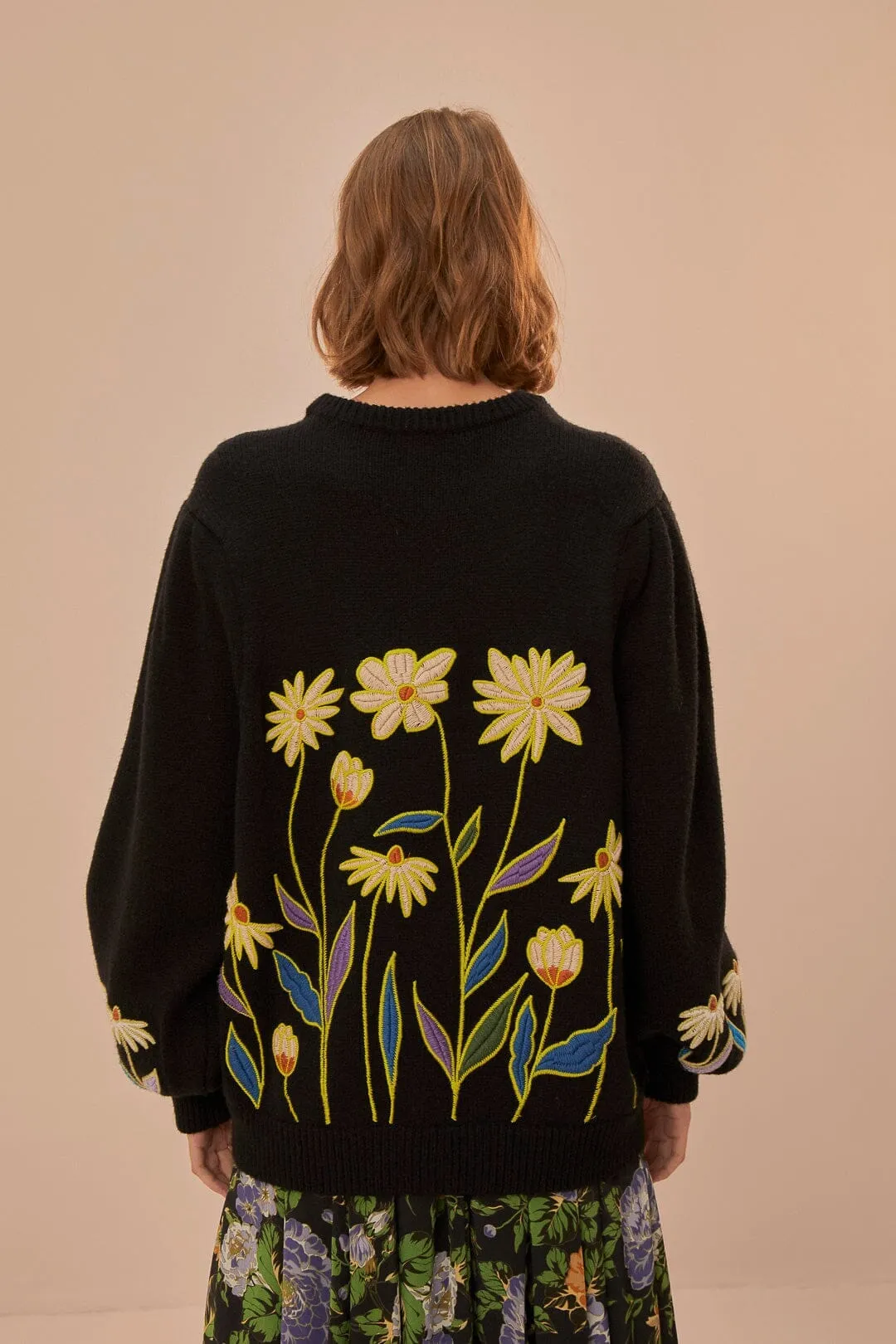 Daily Style Indoor style Black Farm Rio Flowers Embroidered Knit Sweater