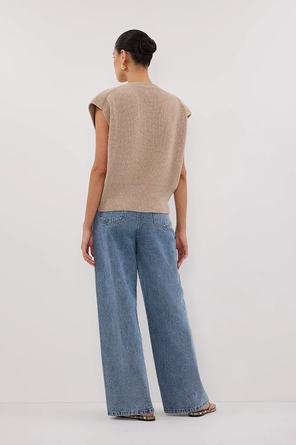 KATE OAT MARLE KNIT VEST Snug Style Laidback Mood