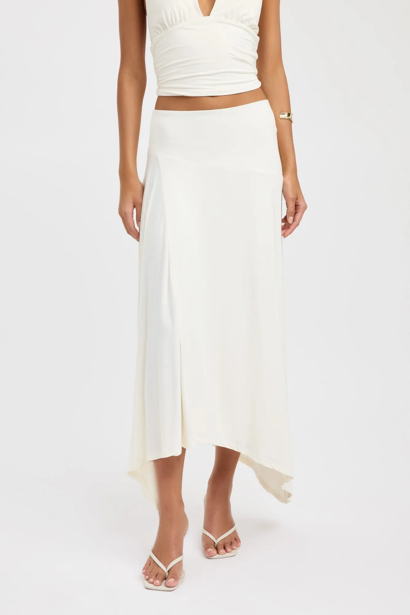 Zali Skirt Diagonal Slit Design innovation
