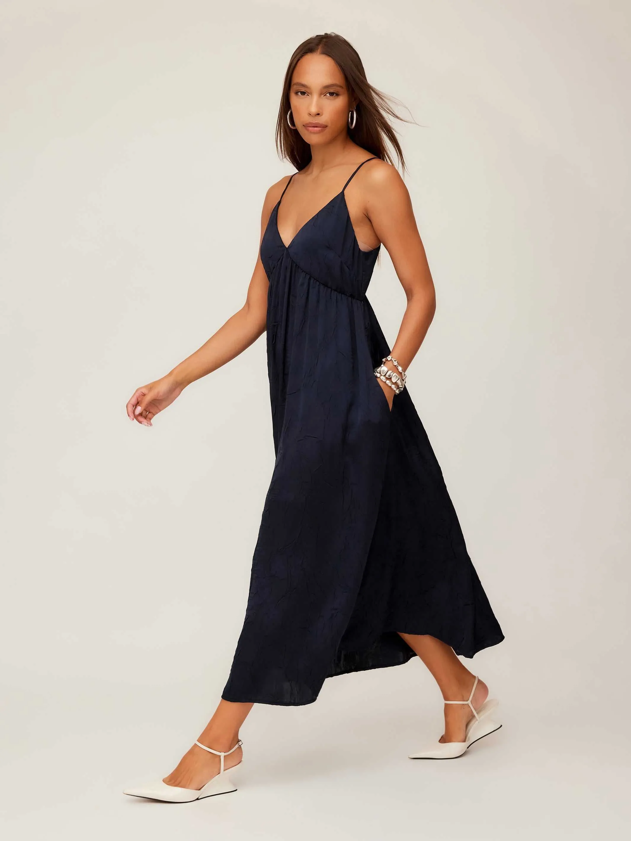 Delicate Touch Clean Outfit Leanna Midi Dress