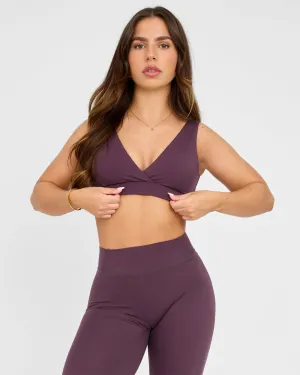 geometric Legacy Ultimate V-Neck Sports Bra